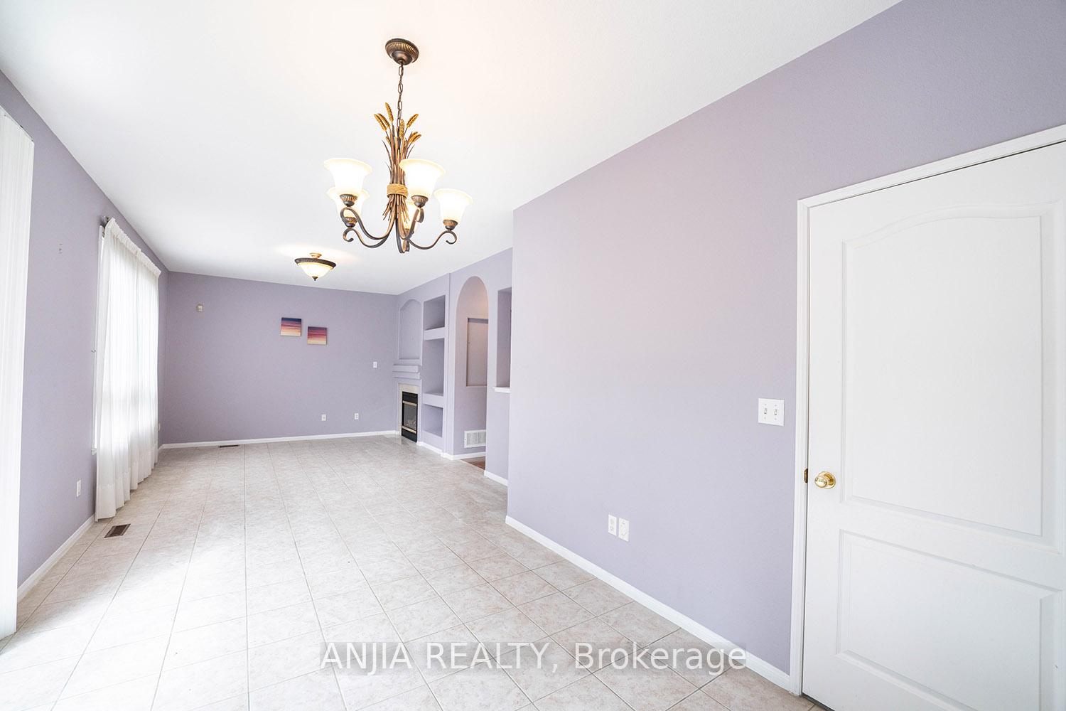 Photo 17 of 73 Winston Castle Drive, Markham, Berczy — HOMEH