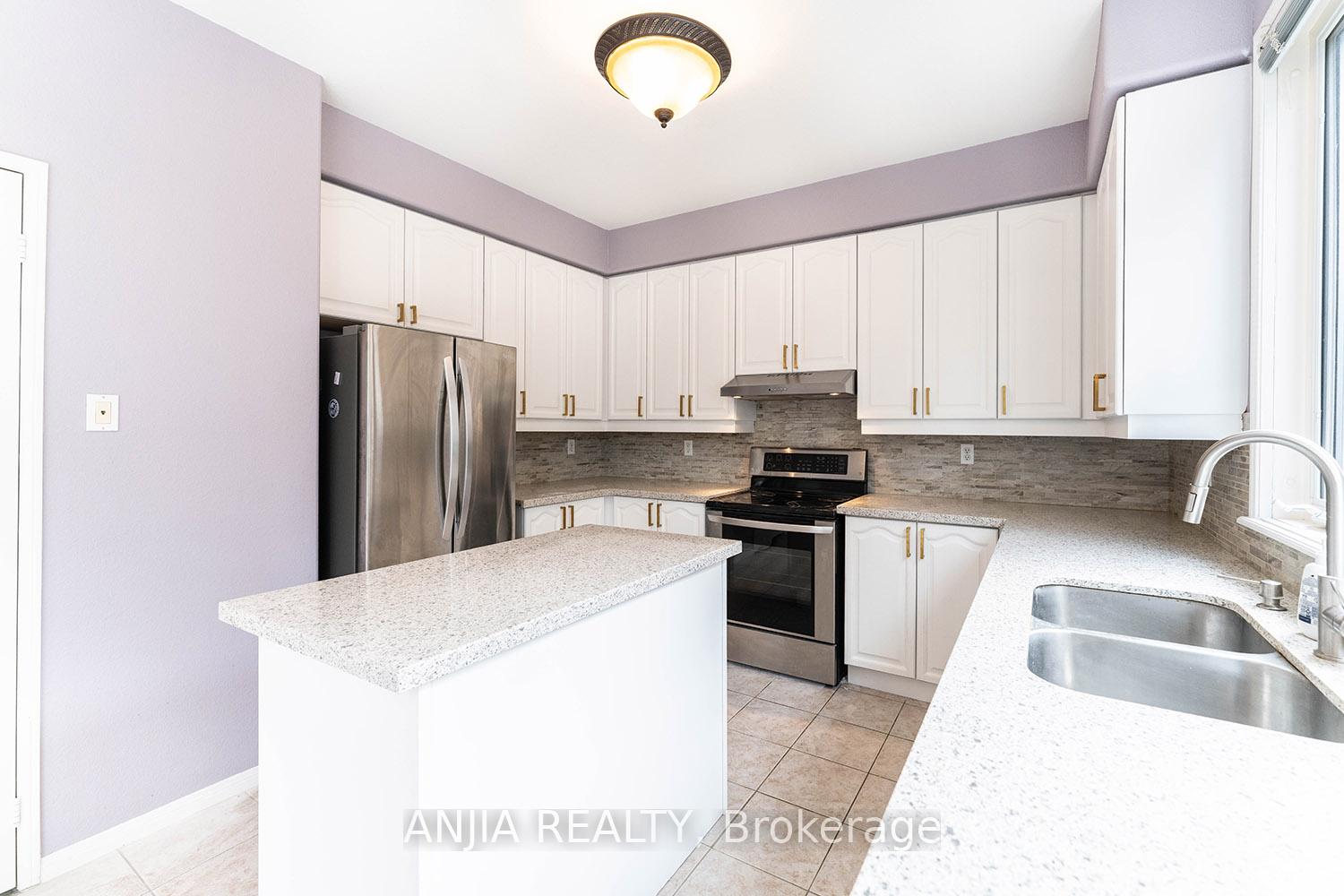 Photo 20 of 73 Winston Castle Drive, Markham, Berczy — HOMEH