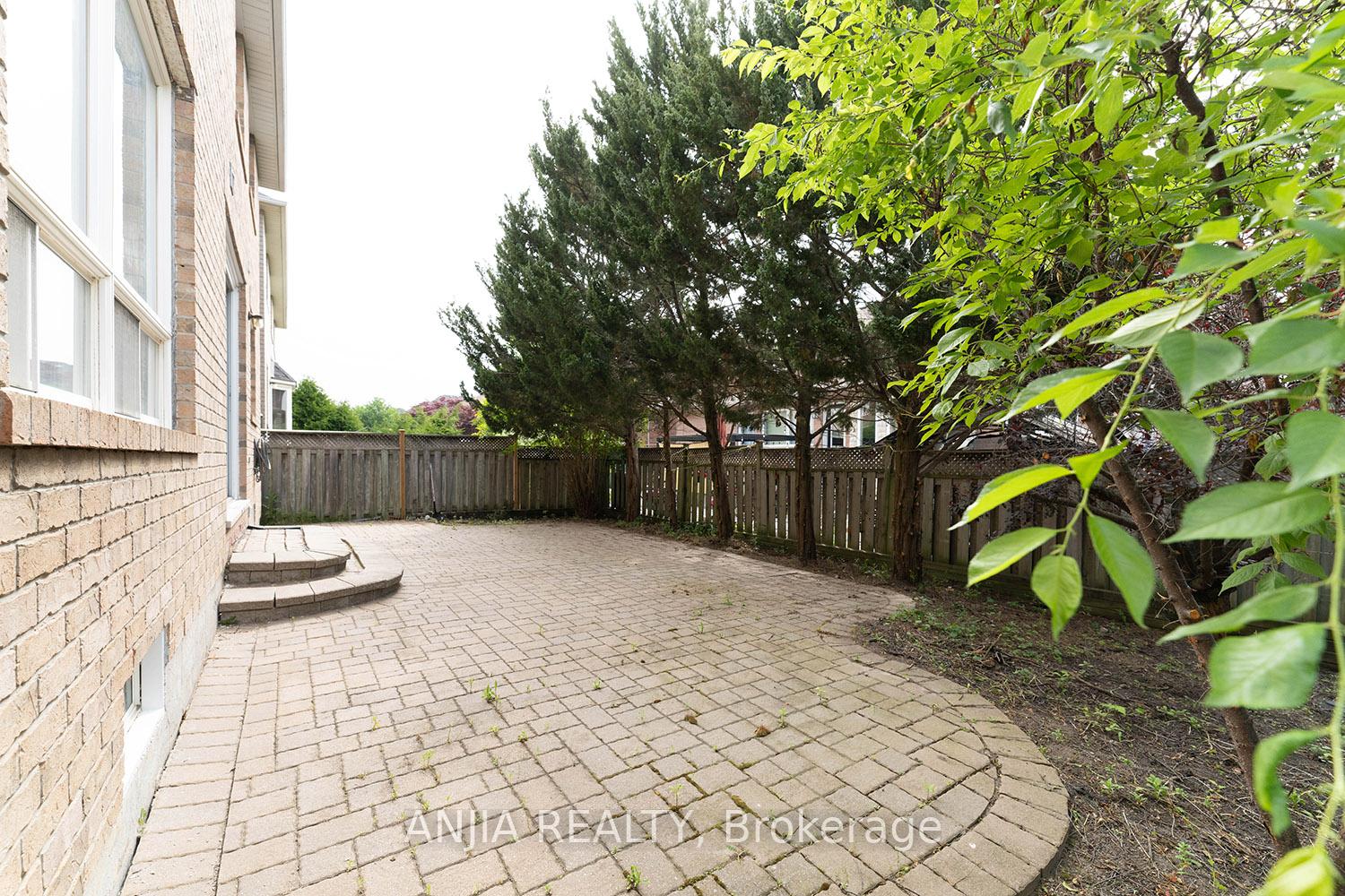 Photo 23 of 73 Winston Castle Drive, Markham, Berczy — HOMEH