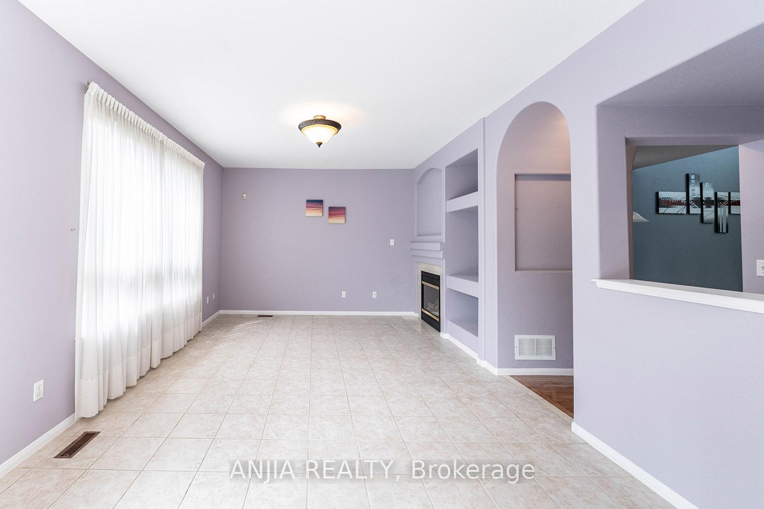 Photo 24 of 73 Winston Castle Drive, Markham, Berczy — HOMEH