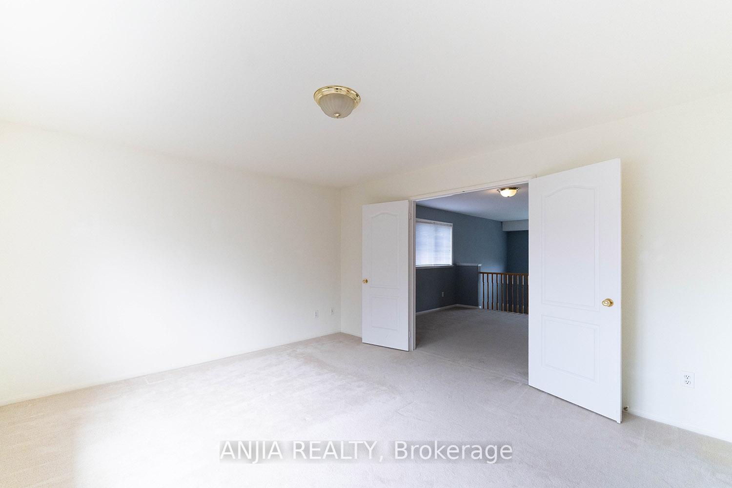 Photo 30 of 73 Winston Castle Drive, Markham, Berczy — HOMEH