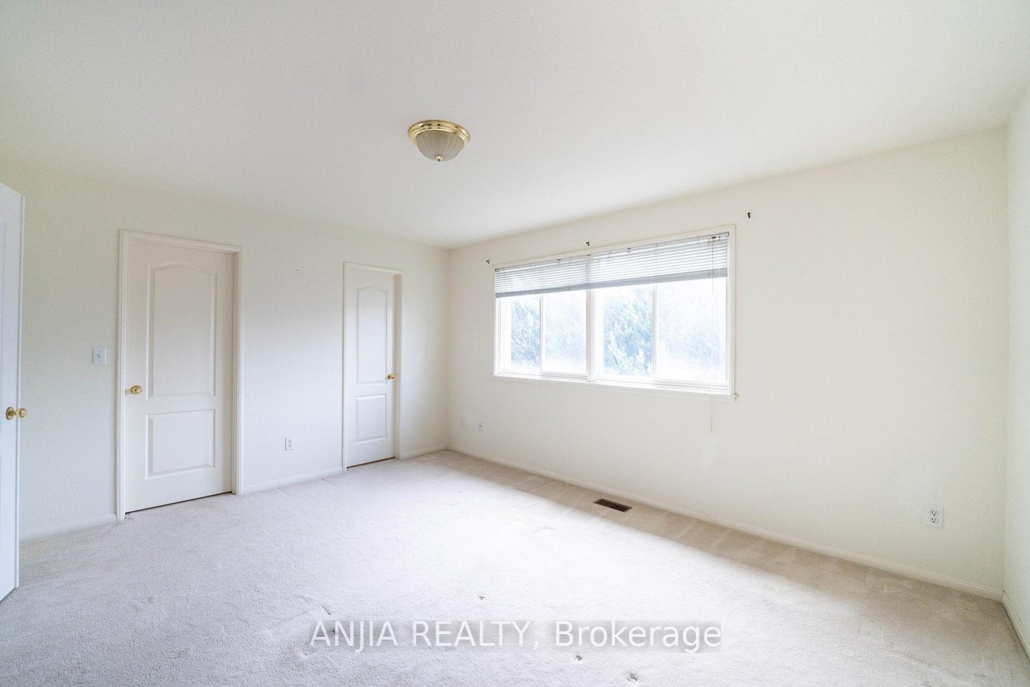 Photo 31 of 73 Winston Castle Drive, Markham, Berczy — HOMEH