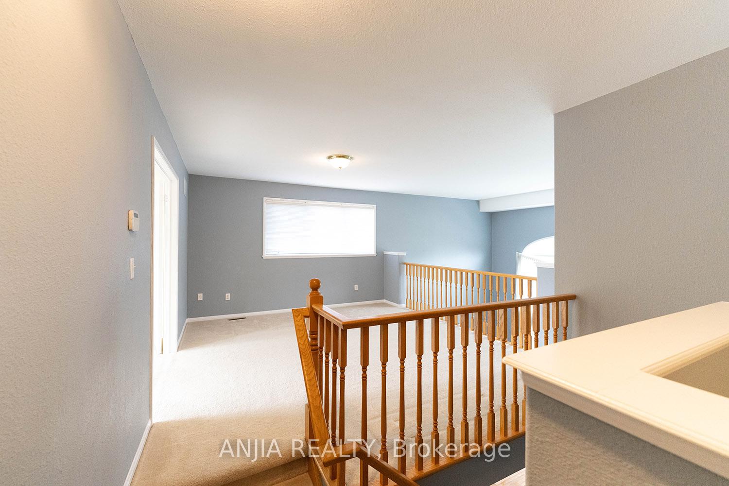 Photo 32 of 73 Winston Castle Drive, Markham, Berczy — HOMEH