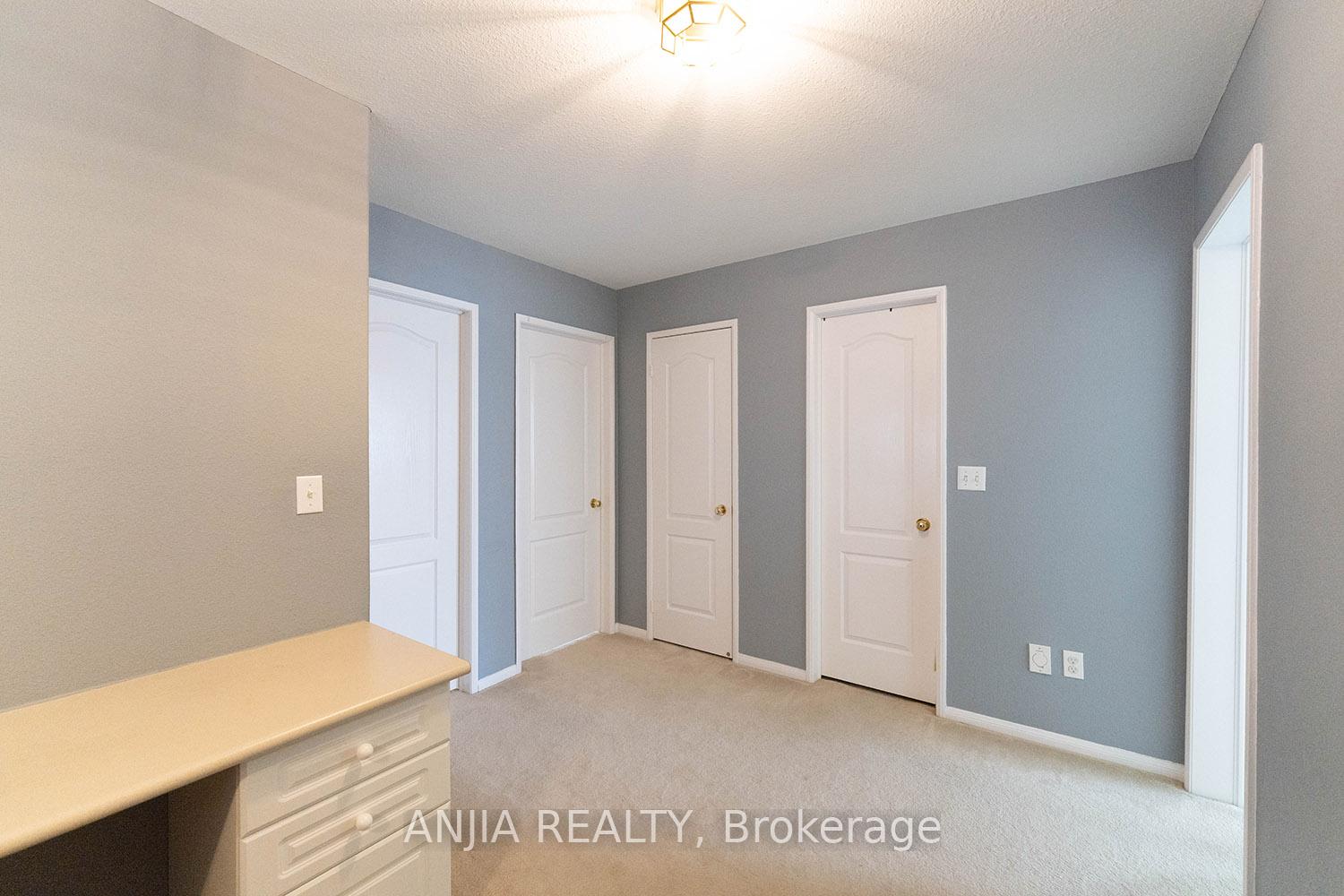 Photo 33 of 73 Winston Castle Drive, Markham, Berczy — HOMEH