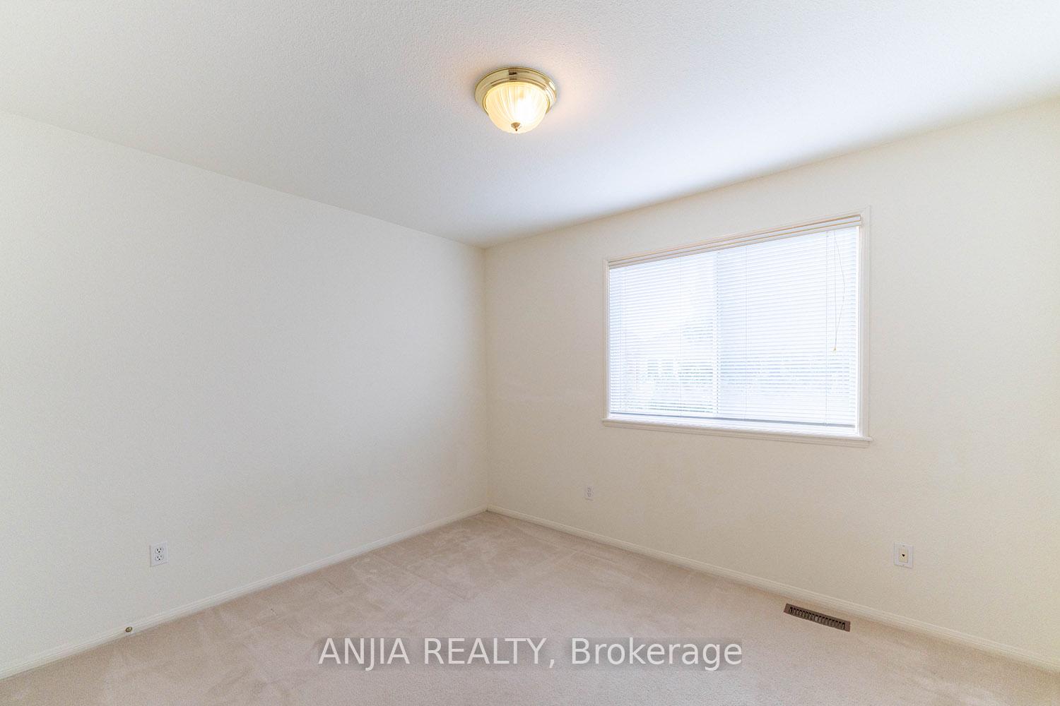 Photo 34 of 73 Winston Castle Drive, Markham, Berczy — HOMEH