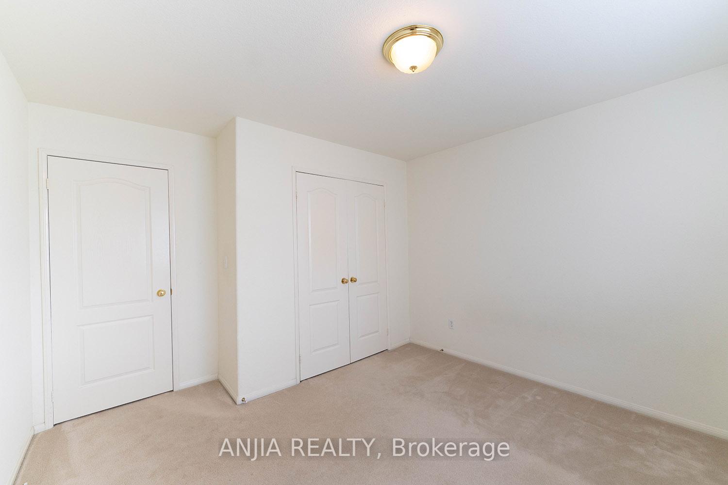 Photo 35 of 73 Winston Castle Drive, Markham, Berczy — HOMEH