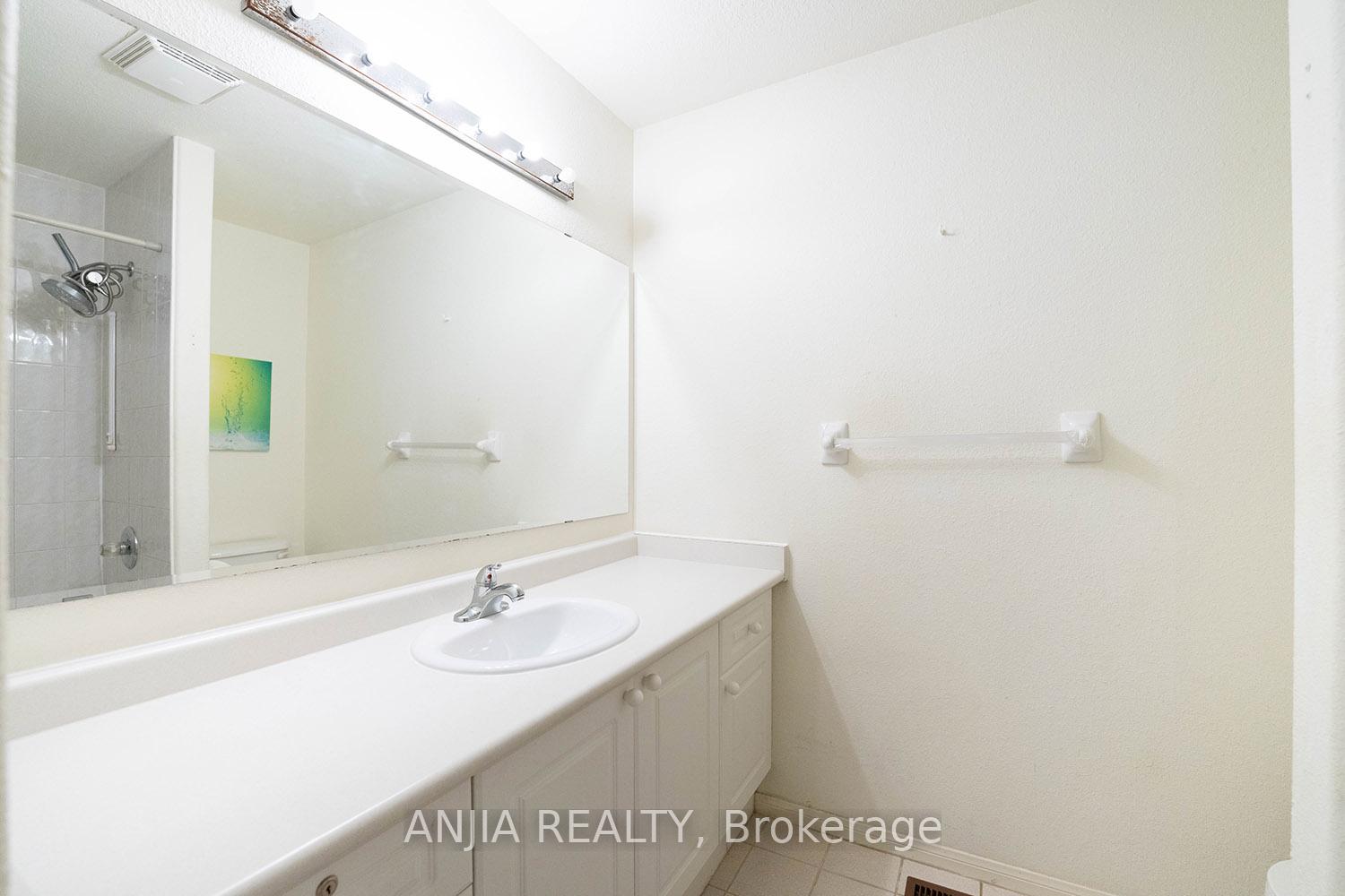 Photo 38 of 73 Winston Castle Drive, Markham, Berczy — HOMEH