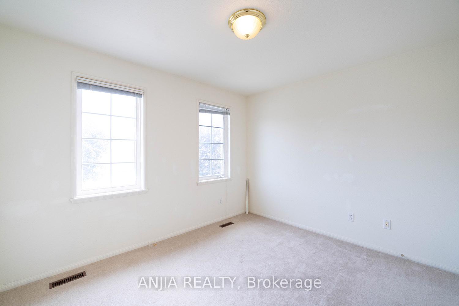 Photo 41 of 73 Winston Castle Drive, Markham, Berczy — HOMEH