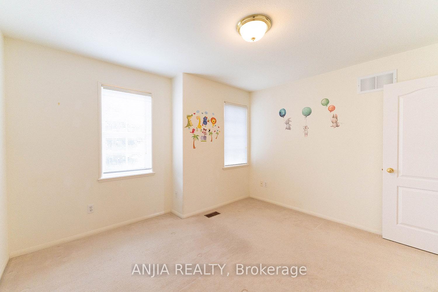 Photo 45 of 73 Winston Castle Drive, Markham, Berczy — HOMEH