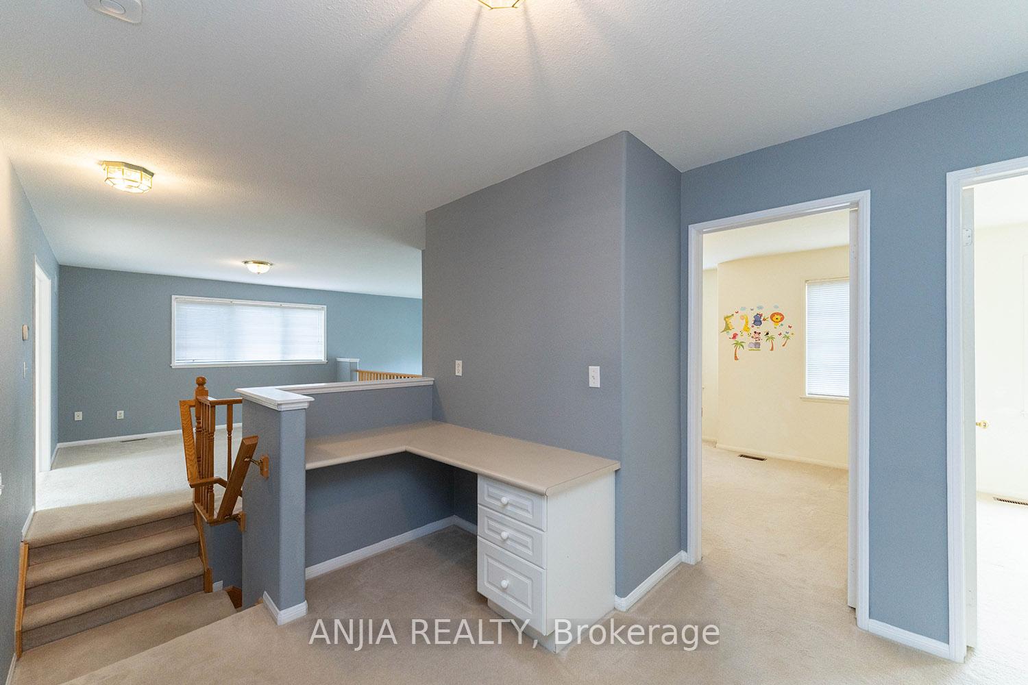 Photo 47 of 73 Winston Castle Drive, Markham, Berczy — HOMEH