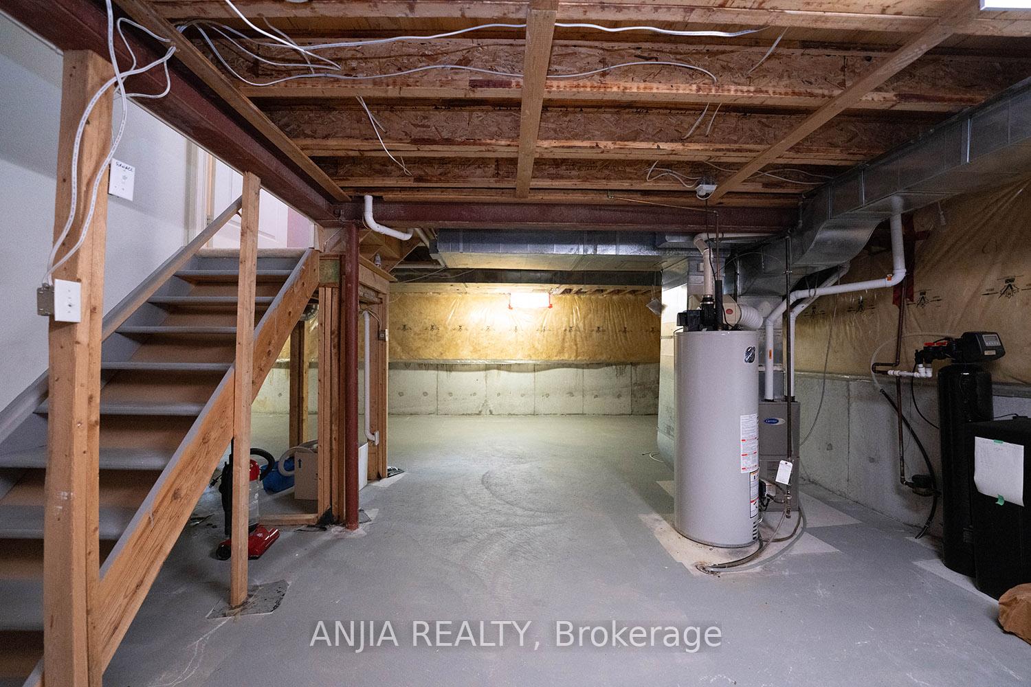 Photo 49 of 73 Winston Castle Drive, Markham, Berczy — HOMEH
