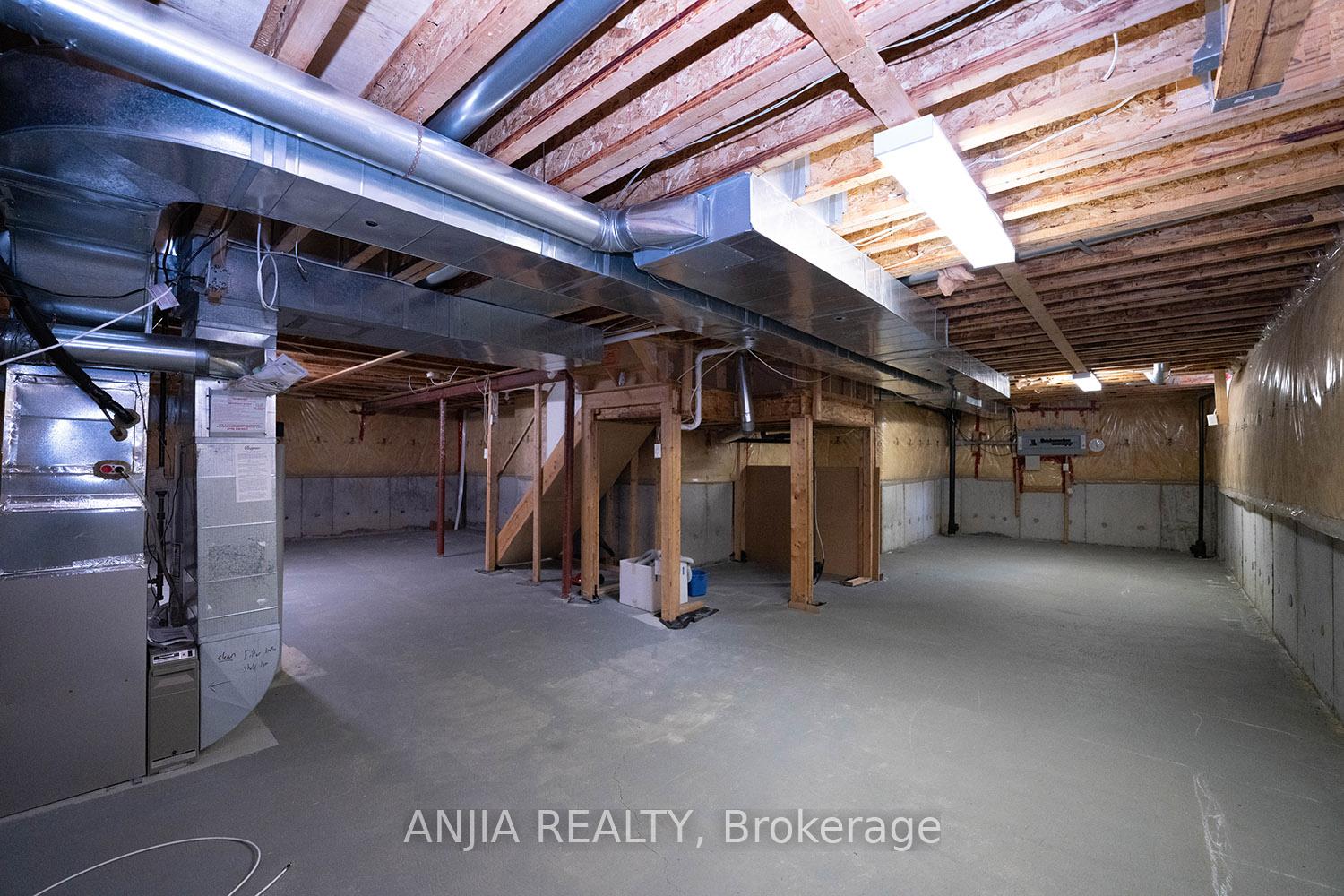 Photo 50 of 73 Winston Castle Drive, Markham, Berczy — HOMEH
