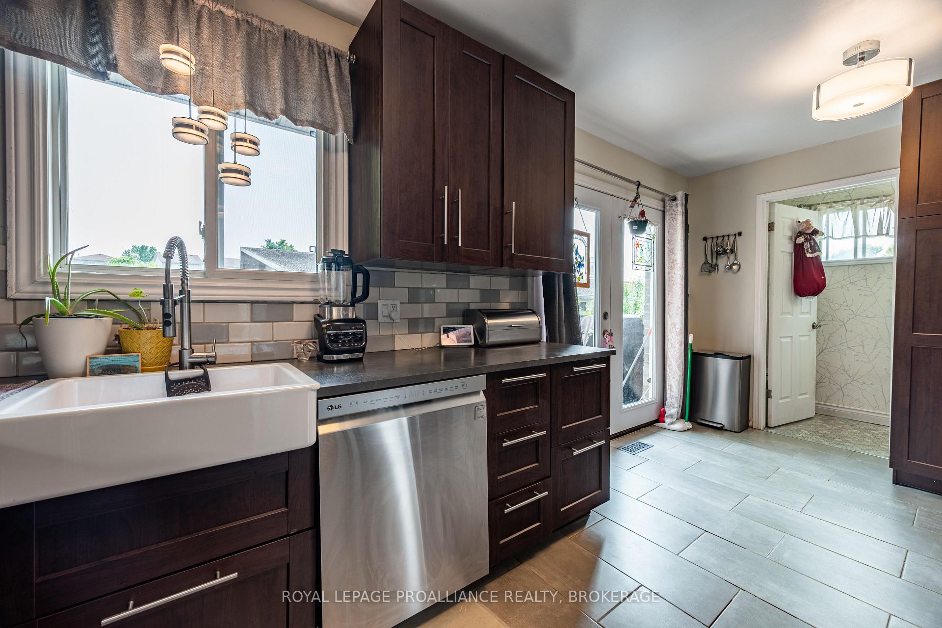 Photo 12 of 587 Davis Drive, Kingston, East Gardiners Rd — HOMEH