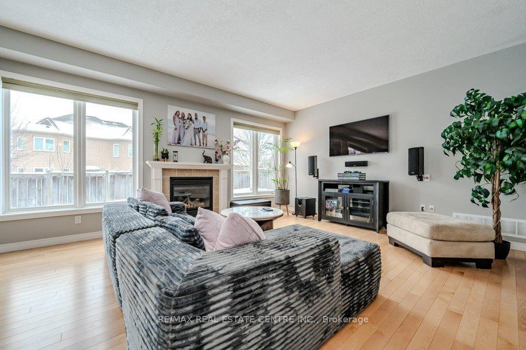 Photo 5 of 127 Janine Street, Kitchener — HOMEH
