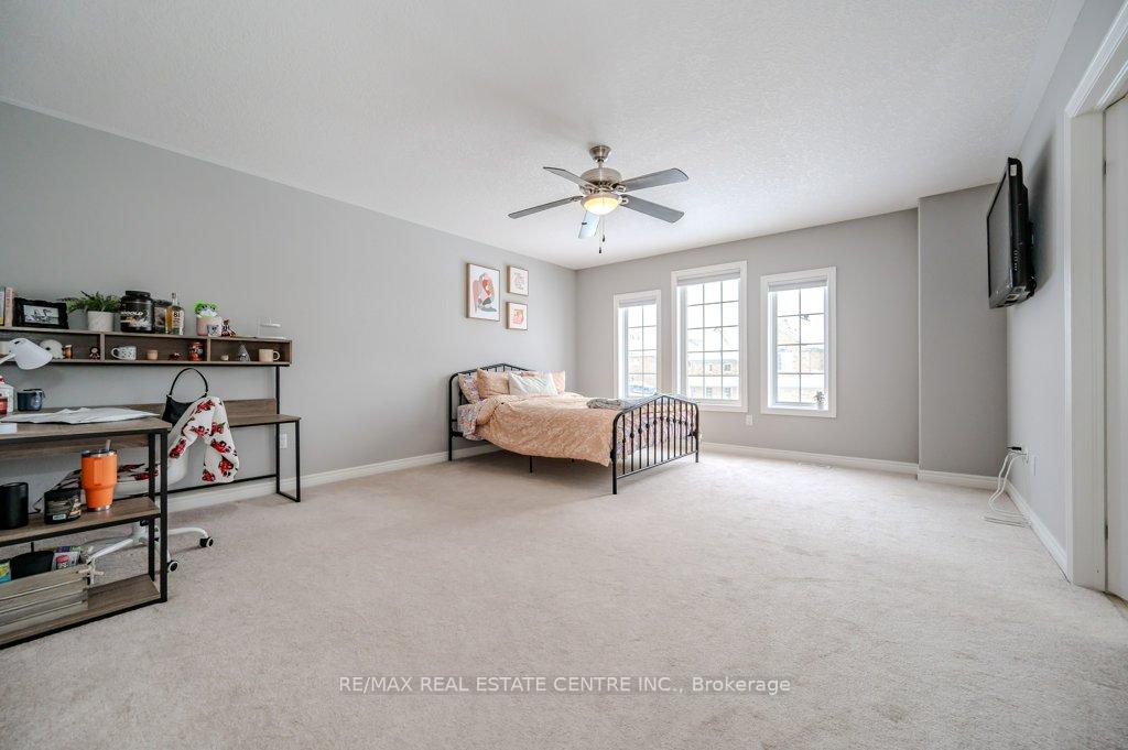 Photo 16 of 127 Janine Street, Kitchener — HOMEH