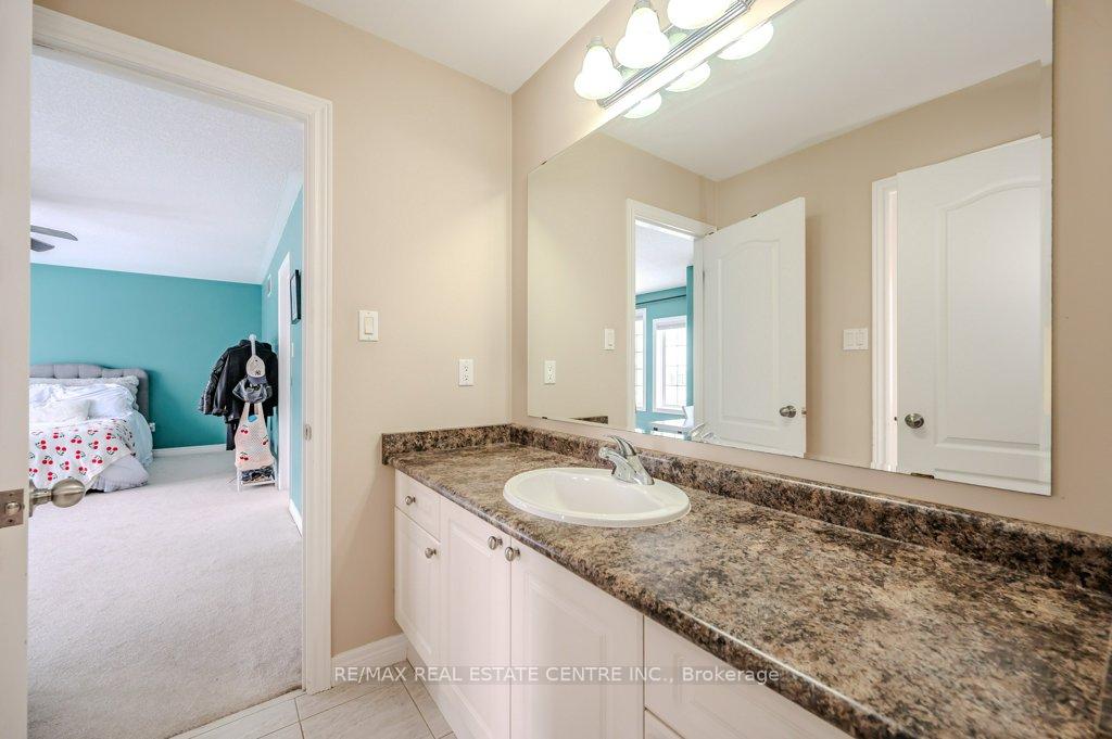 Photo 17 of 127 Janine Street, Kitchener — HOMEH
