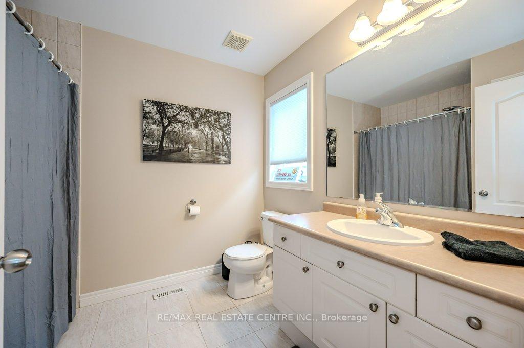 Photo 20 of 127 Janine Street, Kitchener — HOMEH