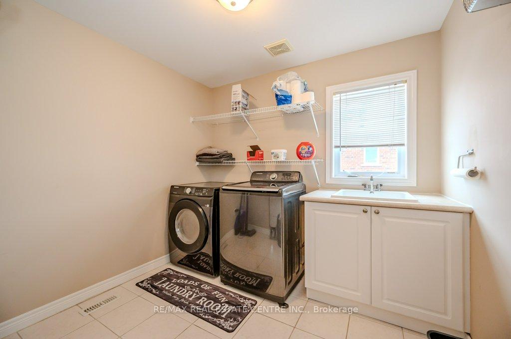 Photo 21 of 127 Janine Street, Kitchener — HOMEH