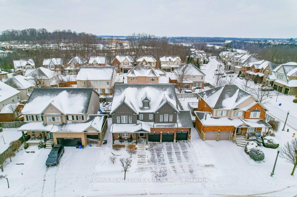 Photo 25 of 127 Janine Street, Kitchener — HOMEH