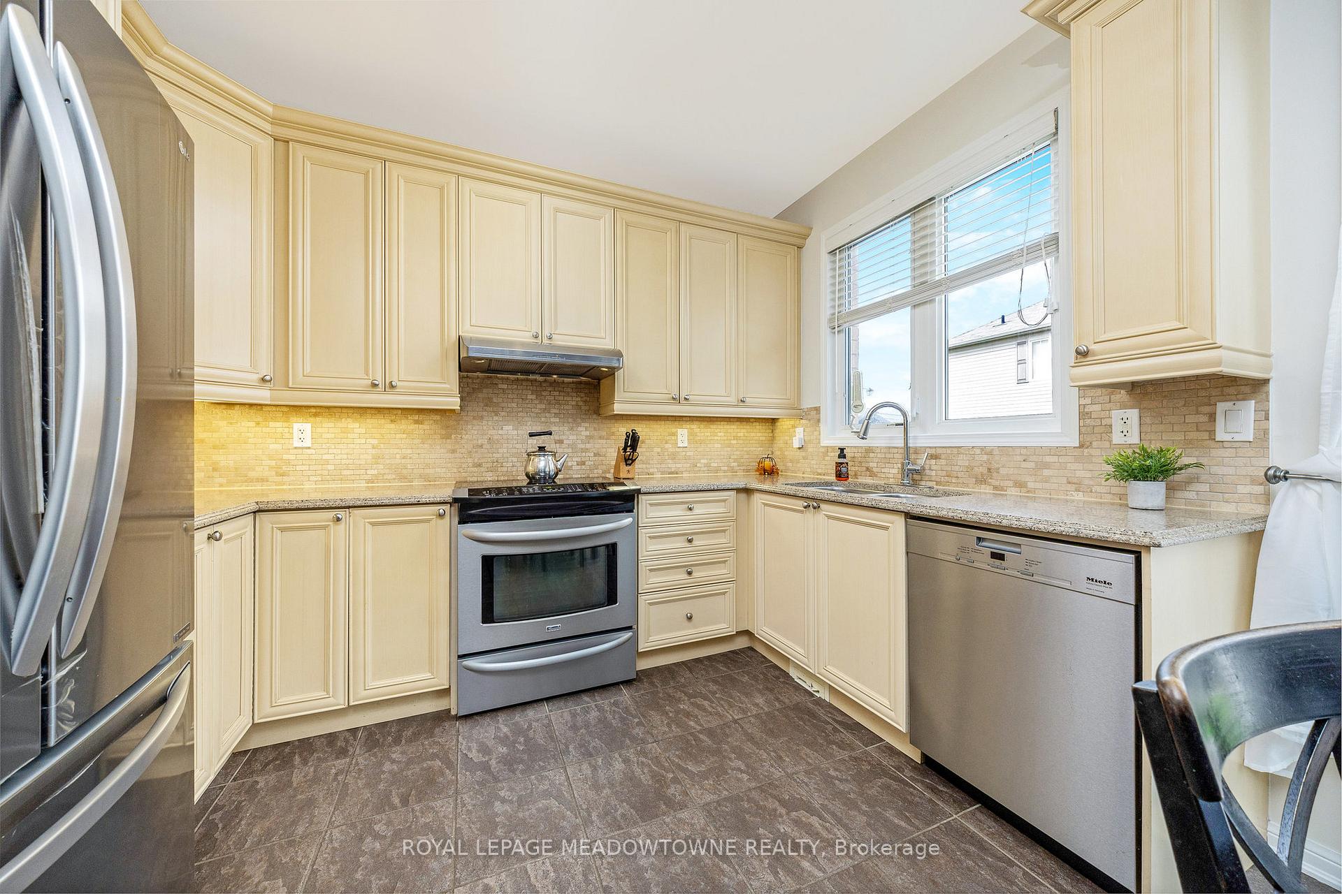 Photo 16 of 319 Silver Court, Milton, Harrison — HOMEH
