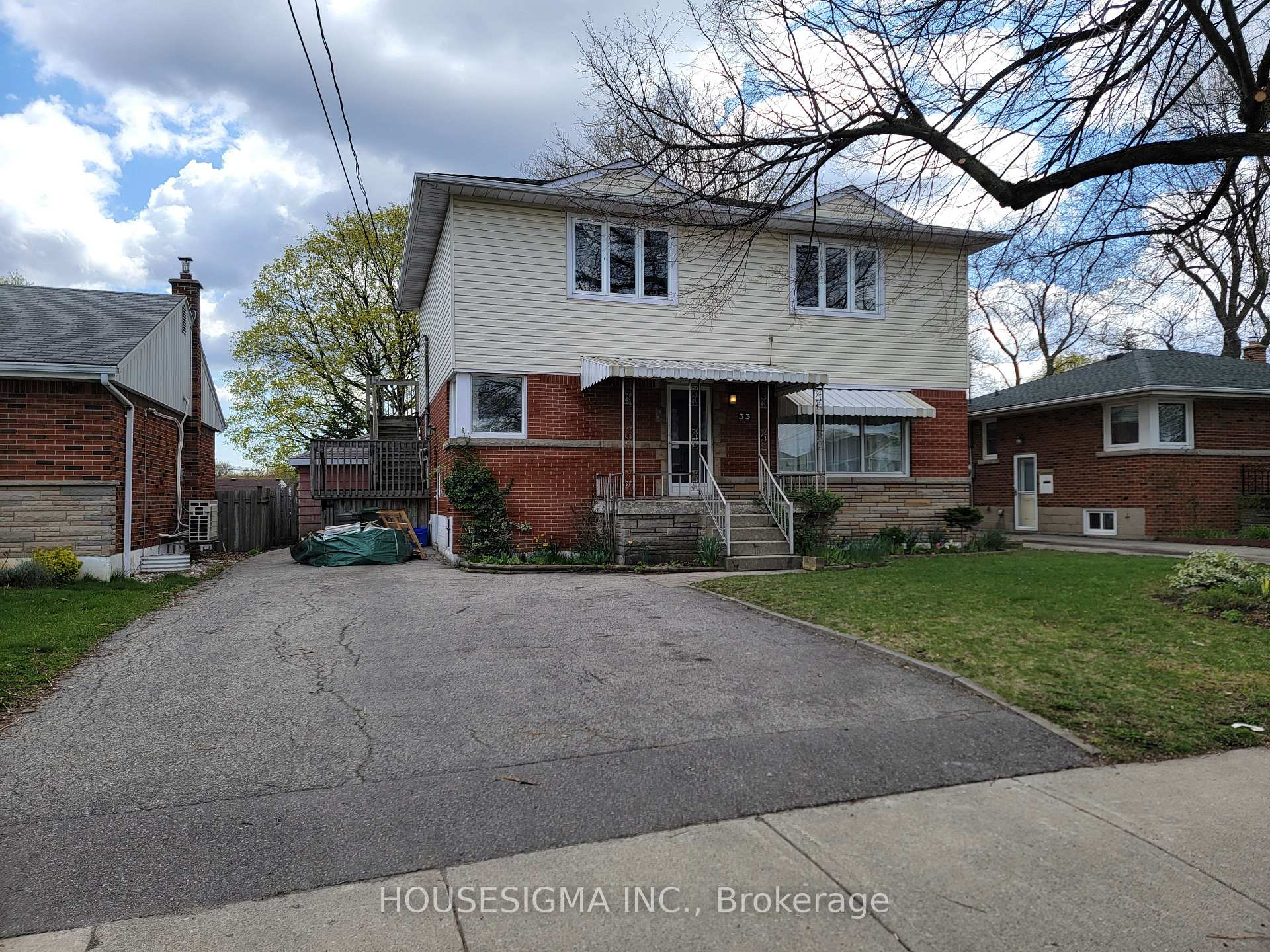 Front of Unit Main & Lower, 33 Warren Avenue