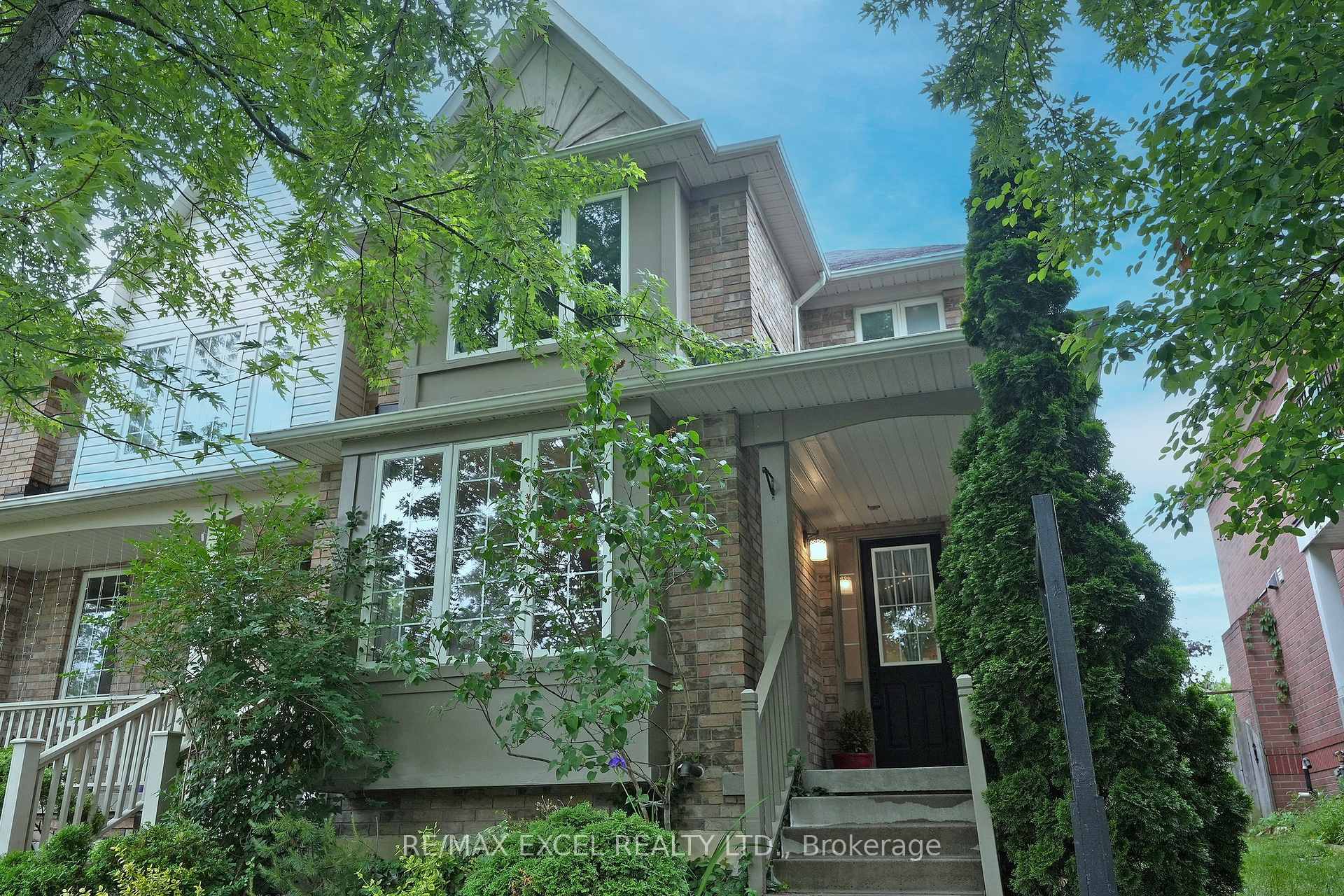 Photo 2 of 318 Country Glen Road, Markham, Cornell — HOMEH