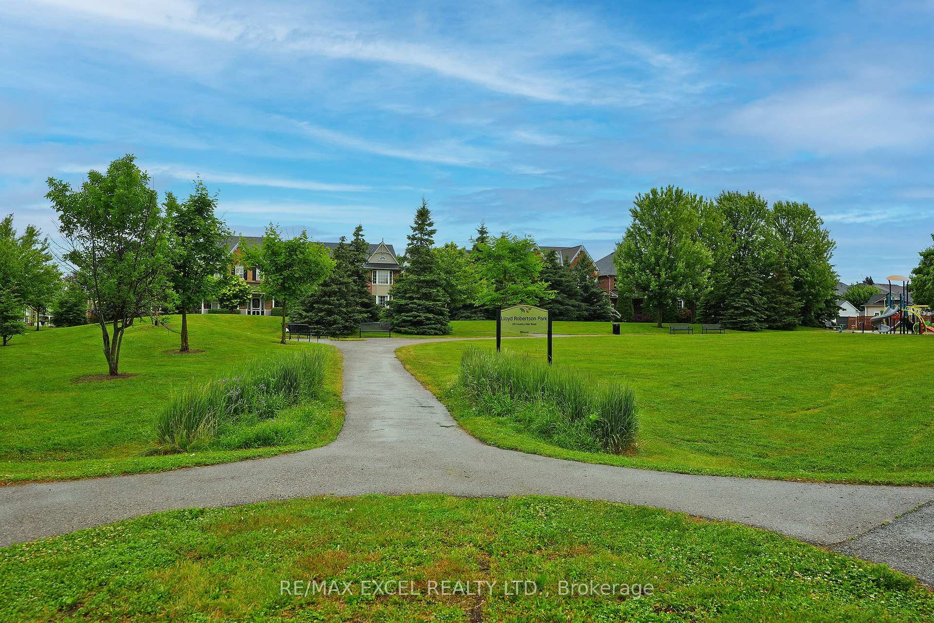 Photo 5 of 318 Country Glen Road, Markham, Cornell — HOMEH