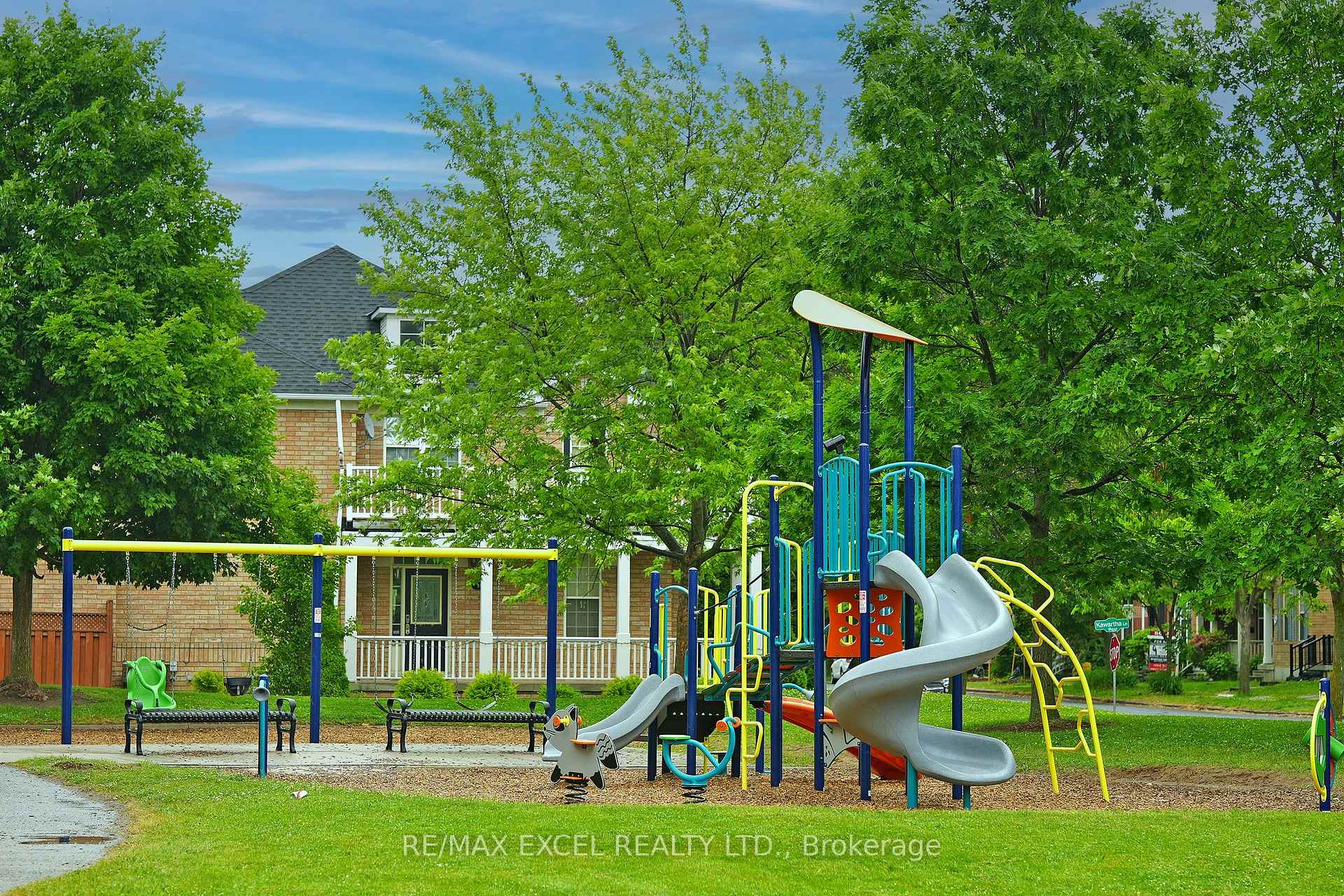 Photo 6 of 318 Country Glen Road, Markham, Cornell — HOMEH