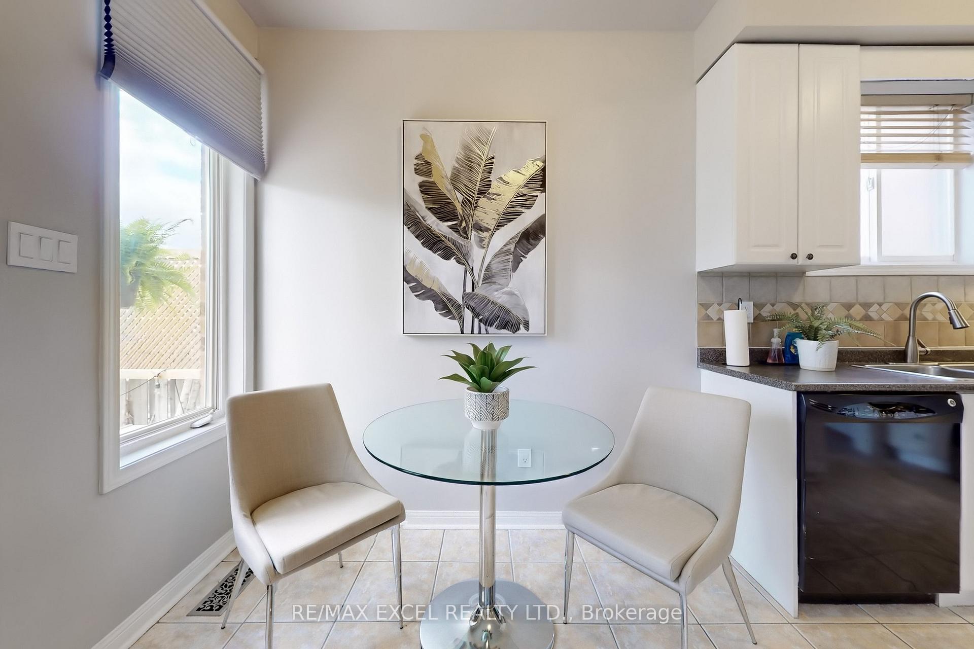 Photo 18 of 318 Country Glen Road, Markham, Cornell — HOMEH
