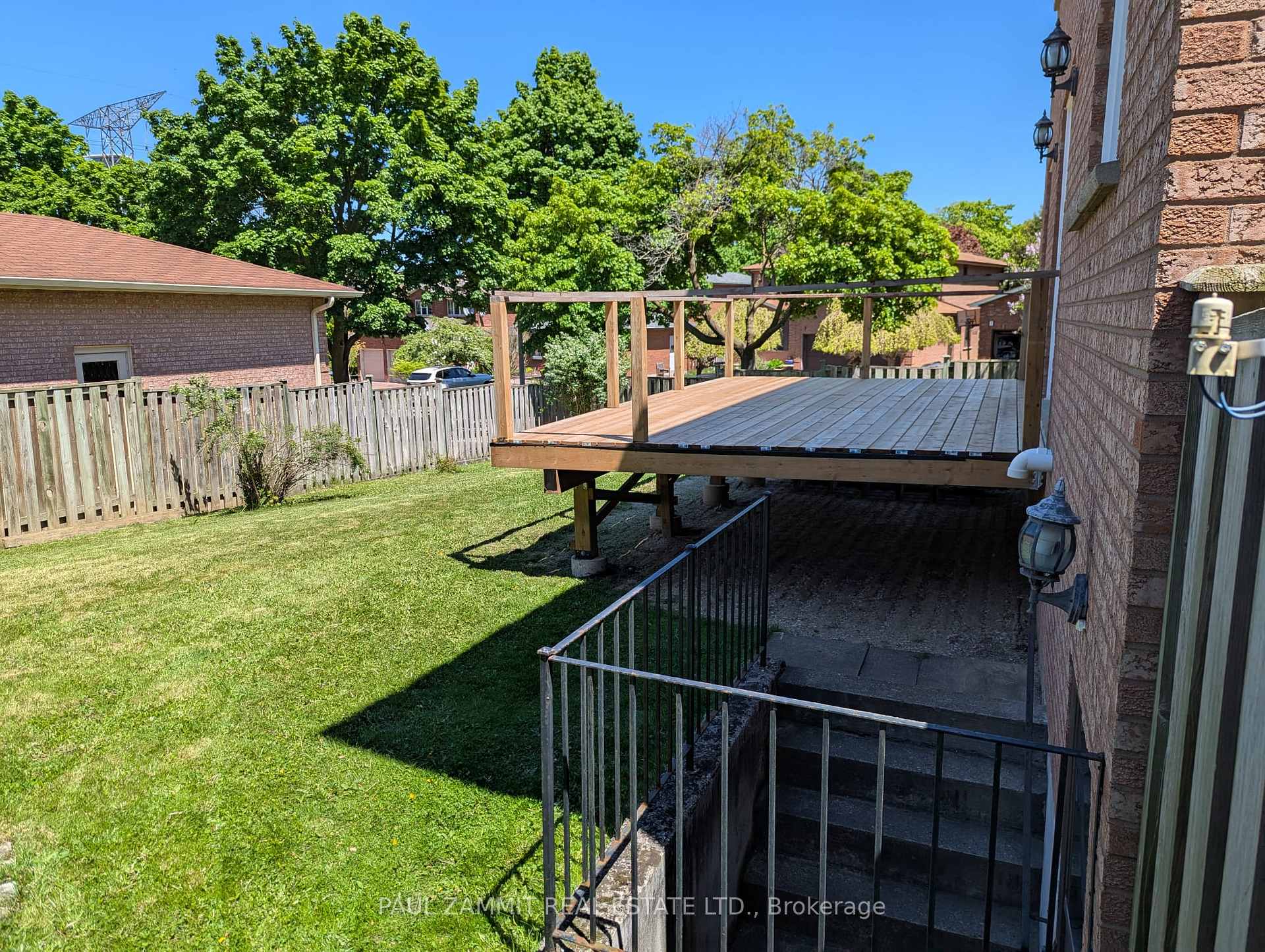 Photo 4 of 28 Sycamore Drive, Markham, Aileen-Willowbrook — HOMEH