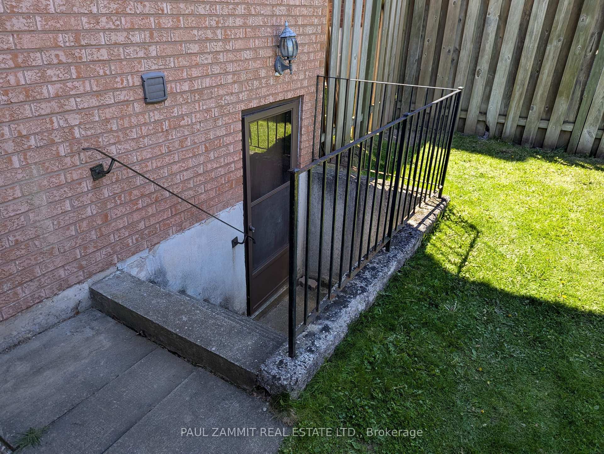 Photo 7 of 28 Sycamore Drive, Markham, Aileen-Willowbrook — HOMEH