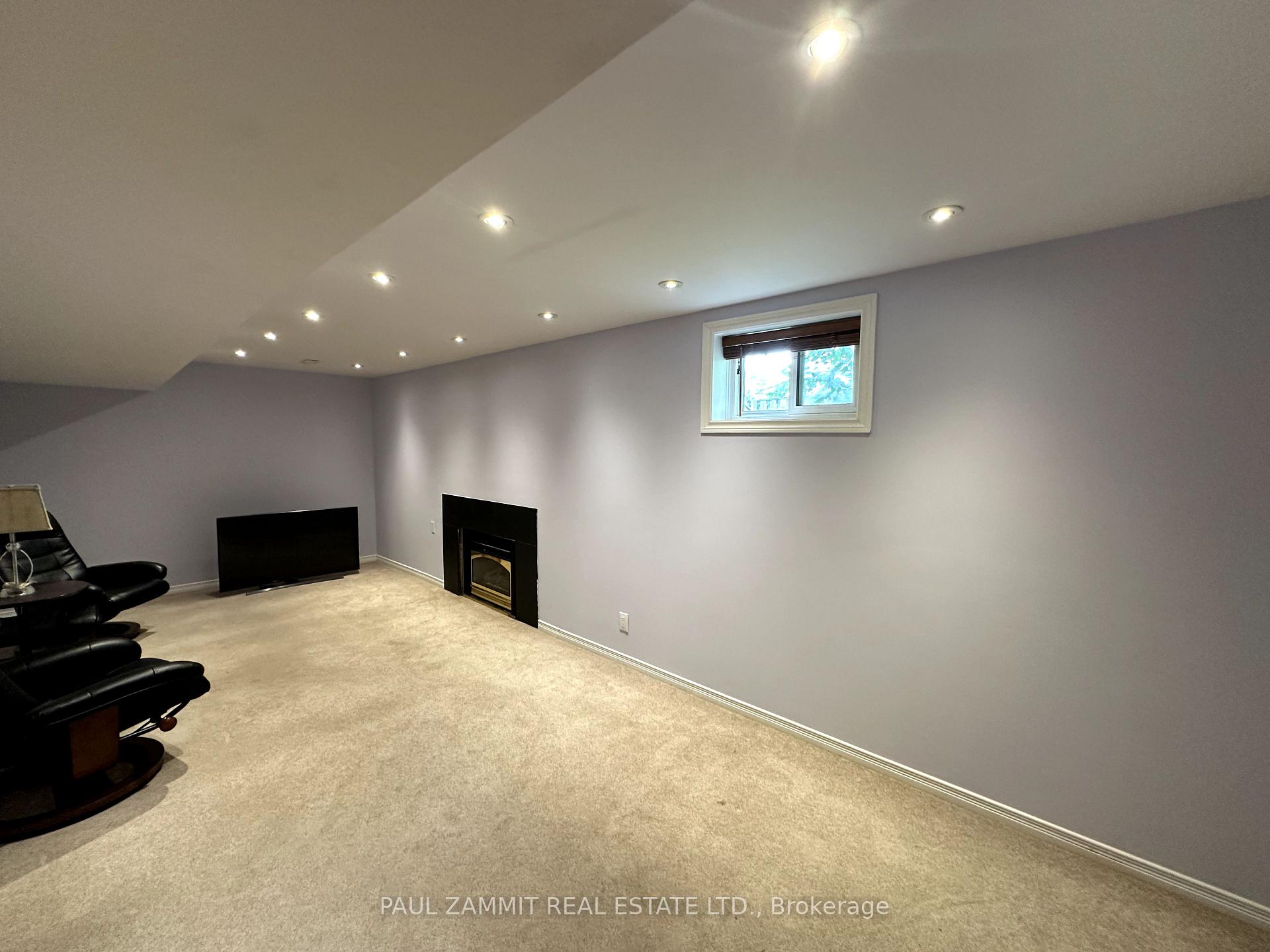 Photo 8 of 28 Sycamore Drive, Markham, Aileen-Willowbrook — HOMEH