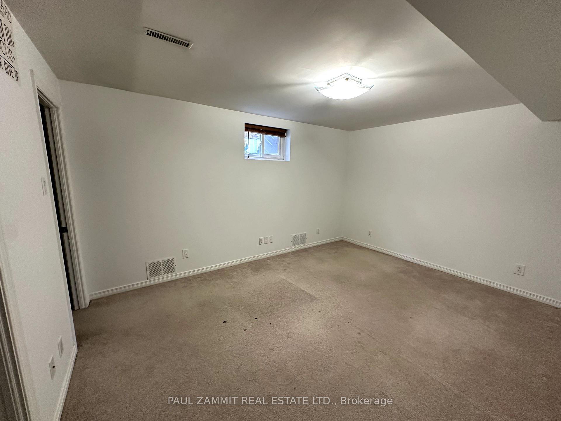 Photo 11 of 28 Sycamore Drive, Markham, Aileen-Willowbrook — HOMEH