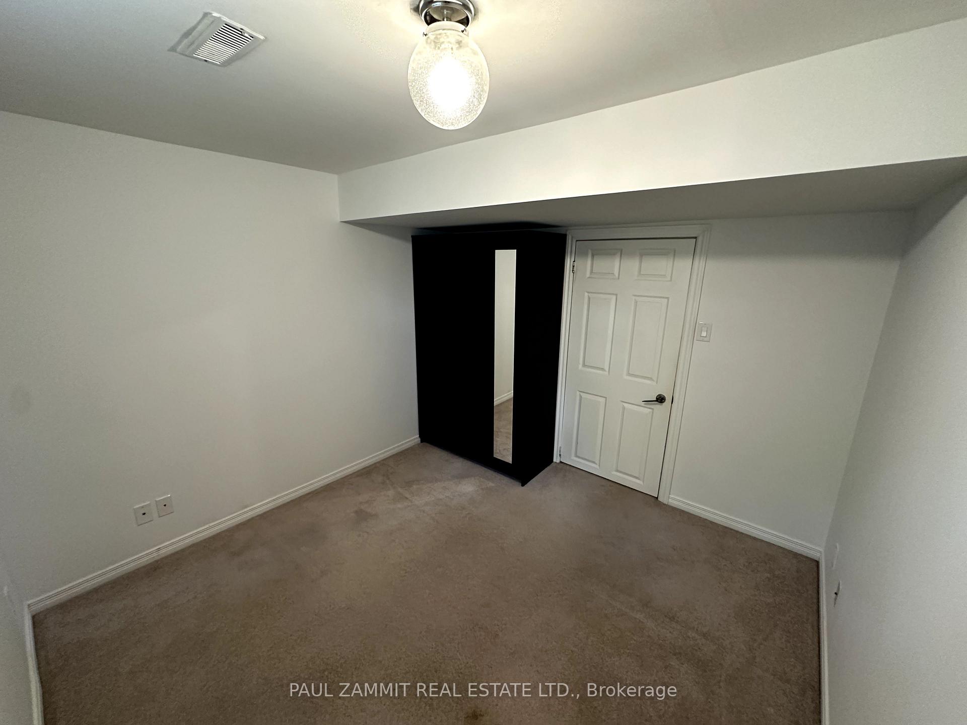 Photo 16 of 28 Sycamore Drive, Markham, Aileen-Willowbrook — HOMEH