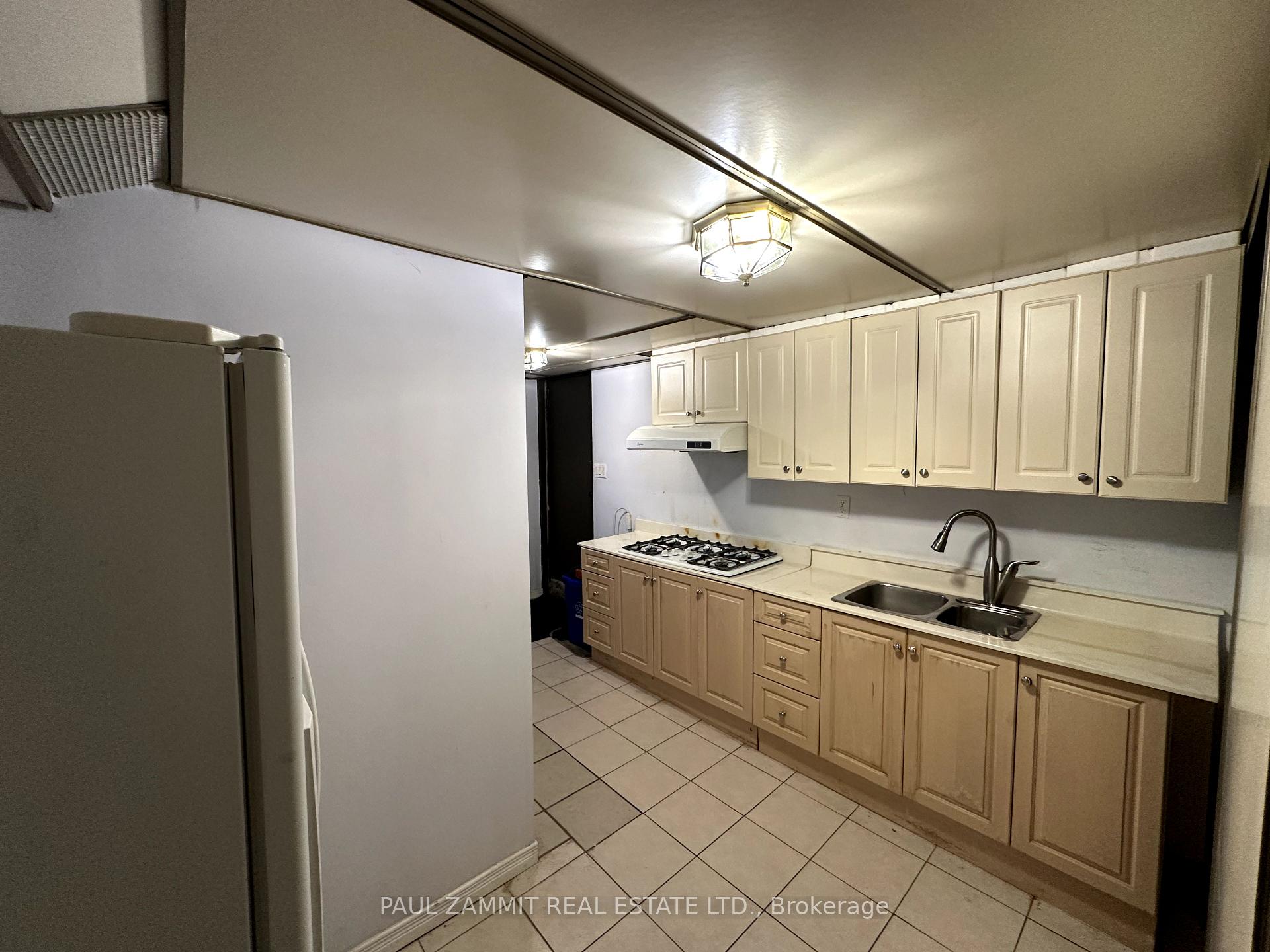 Photo 21 of 28 Sycamore Drive, Markham, Aileen-Willowbrook — HOMEH