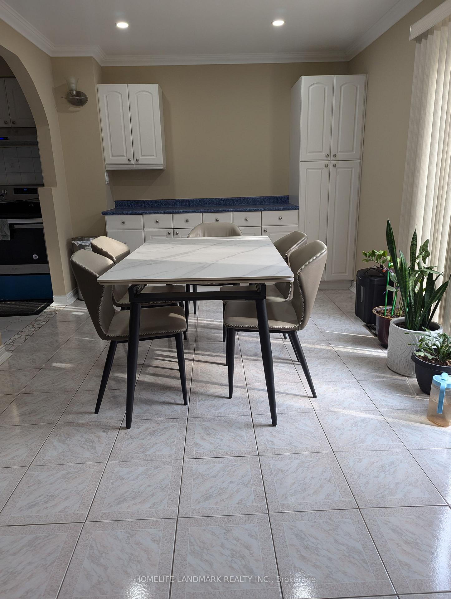 Photo 3 of 41 Mercer Crescent, Markham, Raymerville — HOMEH