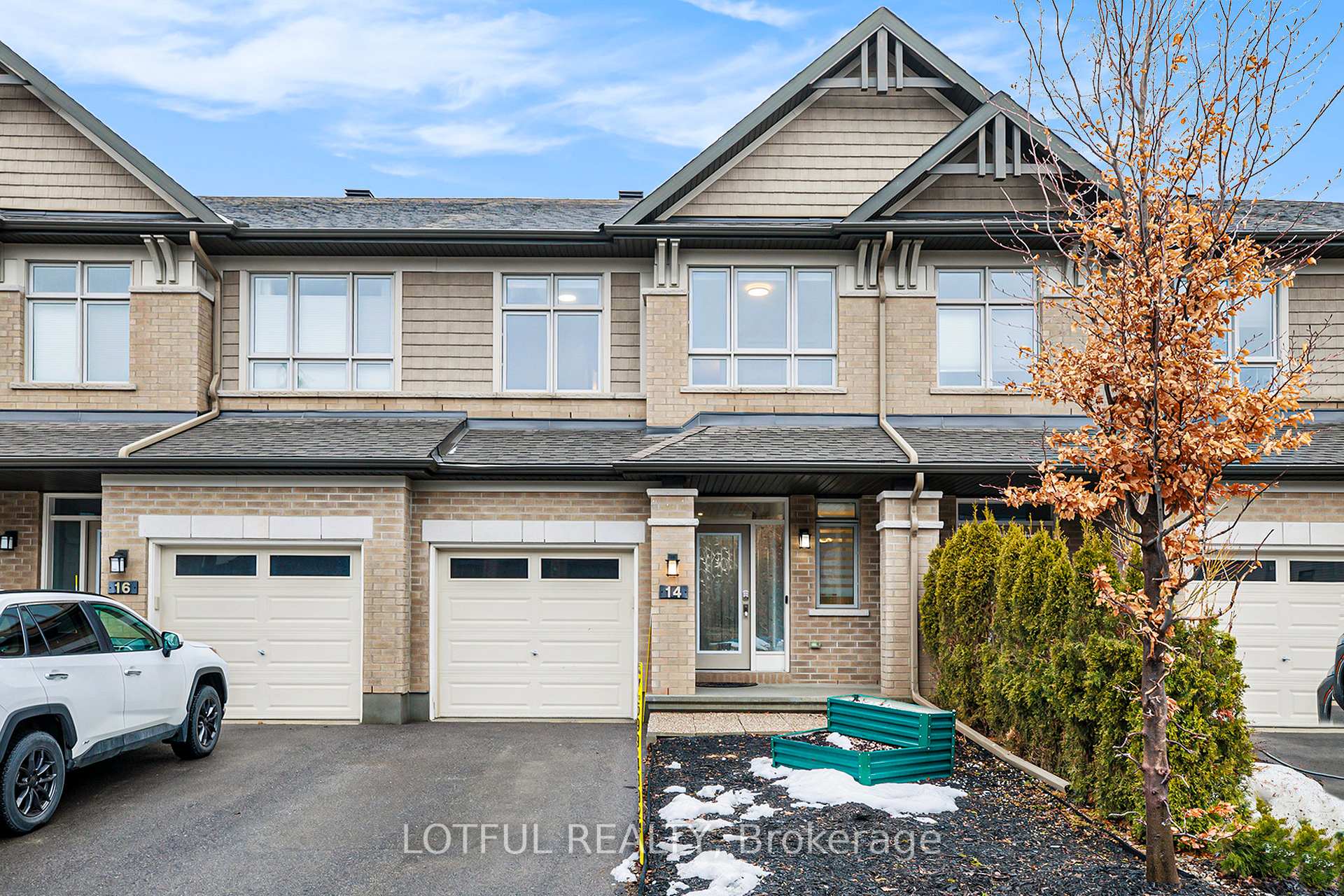 Photo 2 of 14 Plank Street, Ottawa, Kanata - Emerald Meadows/Trailwest — HOMEH