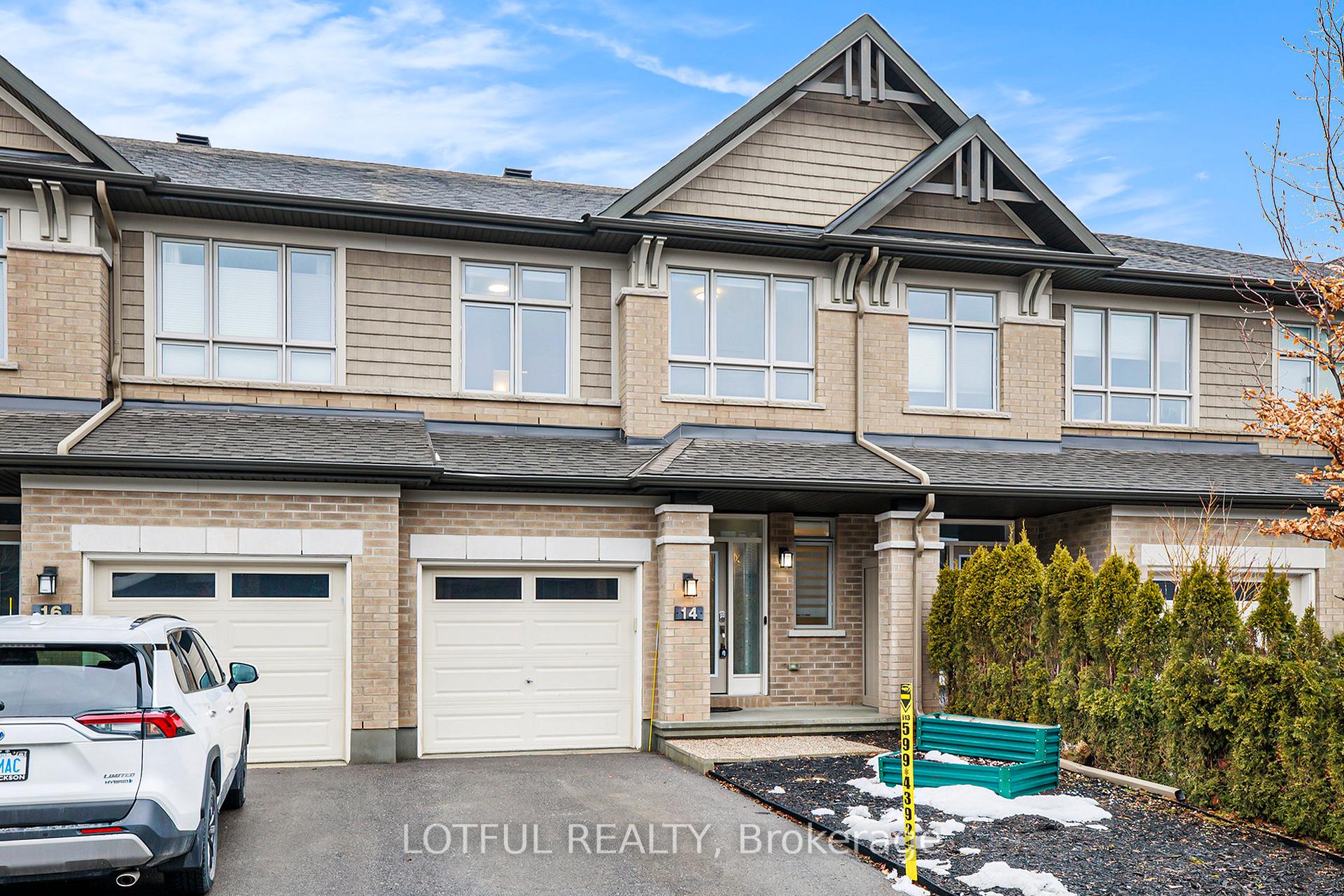 Photo 3 of 14 Plank Street, Ottawa, Kanata - Emerald Meadows/Trailwest — HOMEH