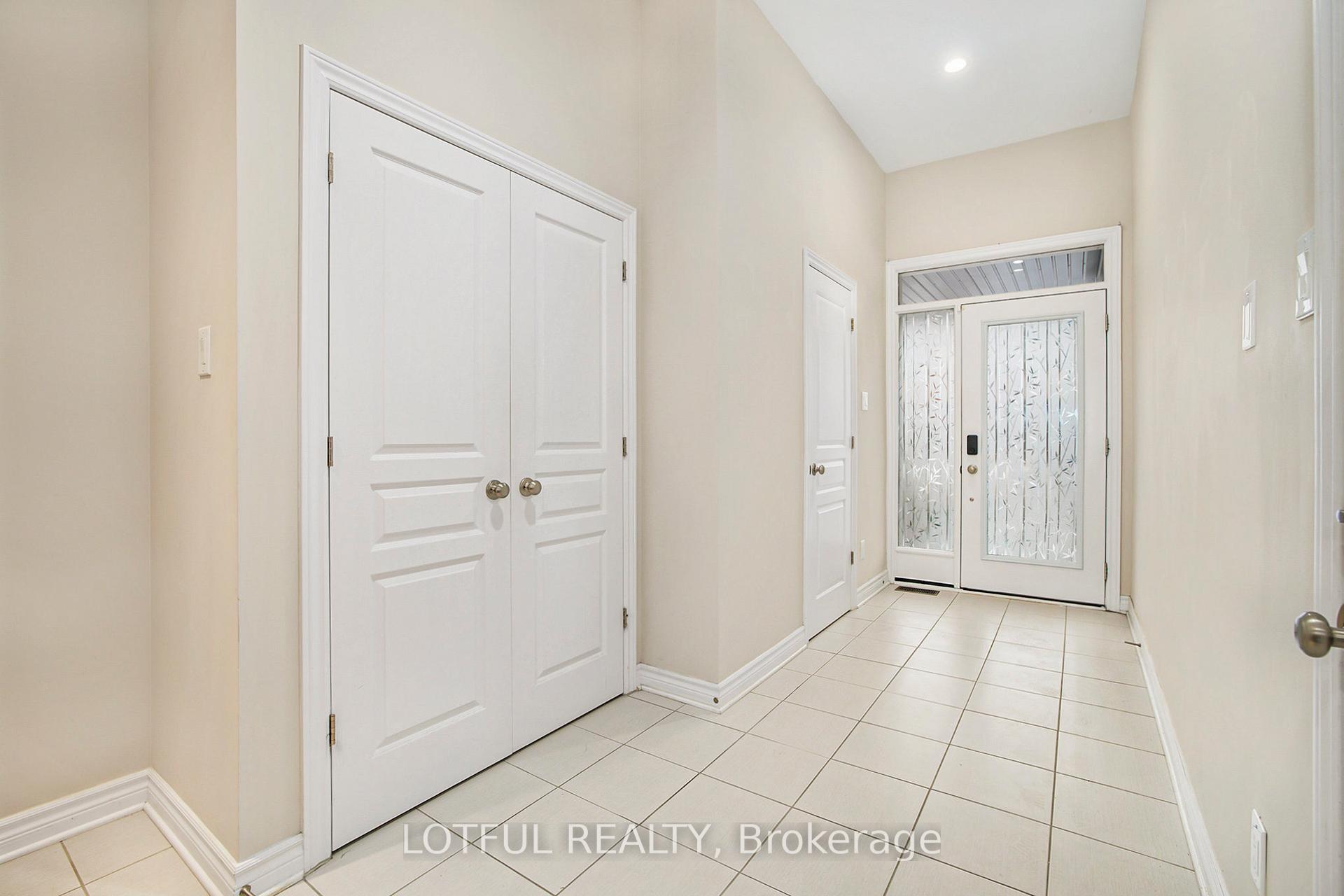 Photo 4 of 14 Plank Street, Ottawa, Kanata - Emerald Meadows/Trailwest — HOMEH