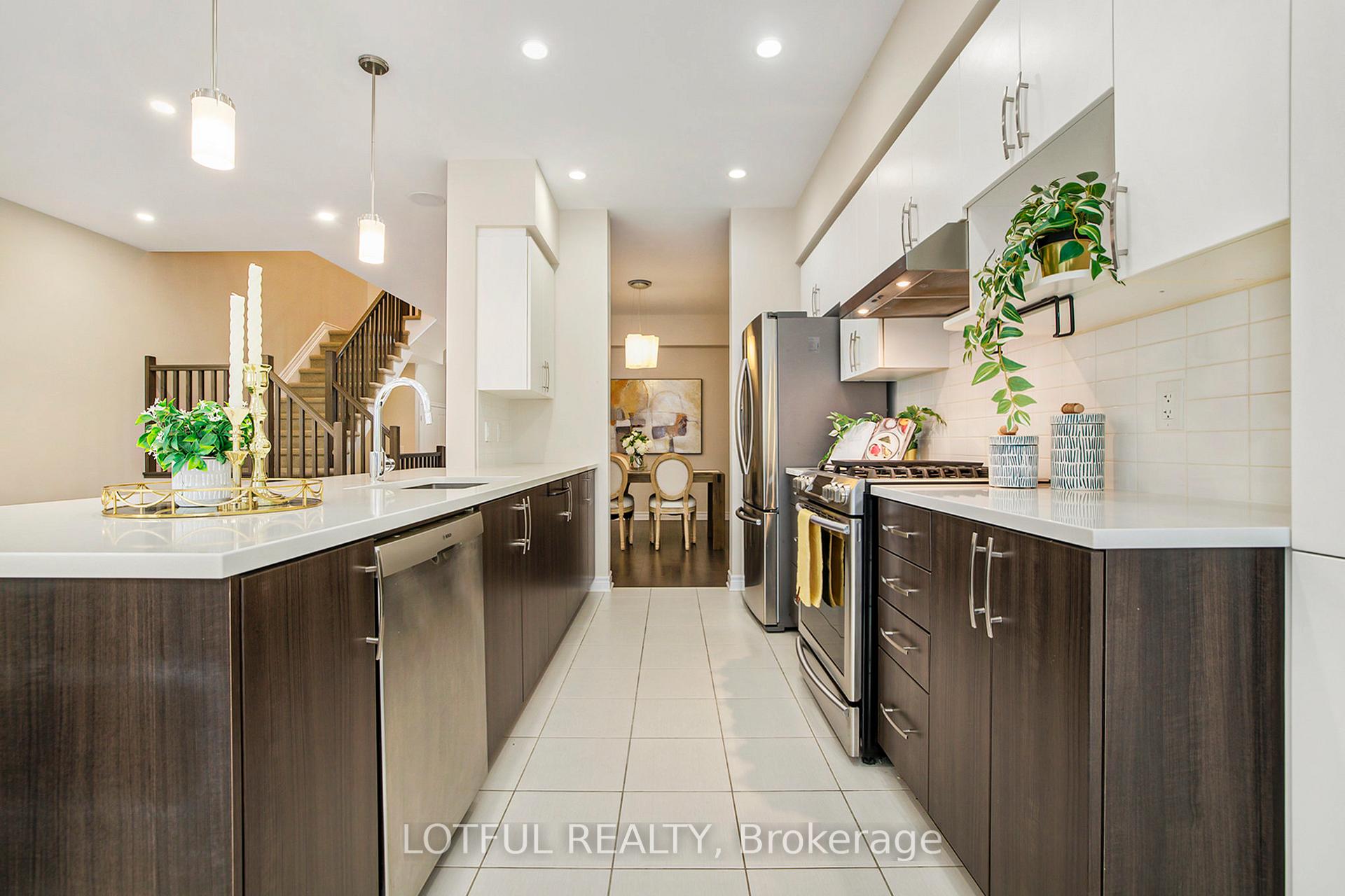 Photo 10 of 14 Plank Street, Ottawa, Kanata - Emerald Meadows/Trailwest — HOMEH