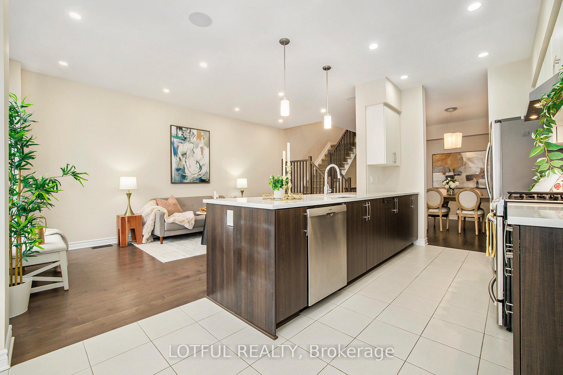 Photo 12 of 14 Plank Street, Ottawa, Kanata - Emerald Meadows/Trailwest — HOMEH
