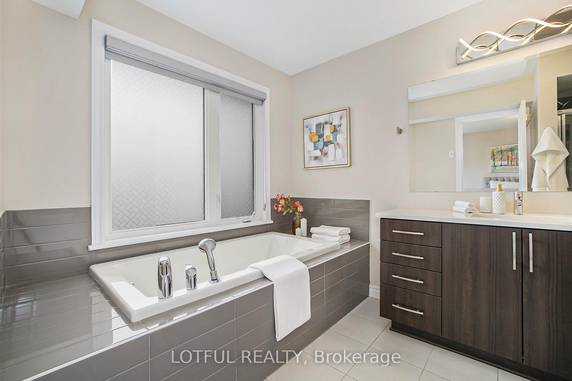 Photo 21 of 14 Plank Street, Ottawa, Kanata - Emerald Meadows/Trailwest — HOMEH