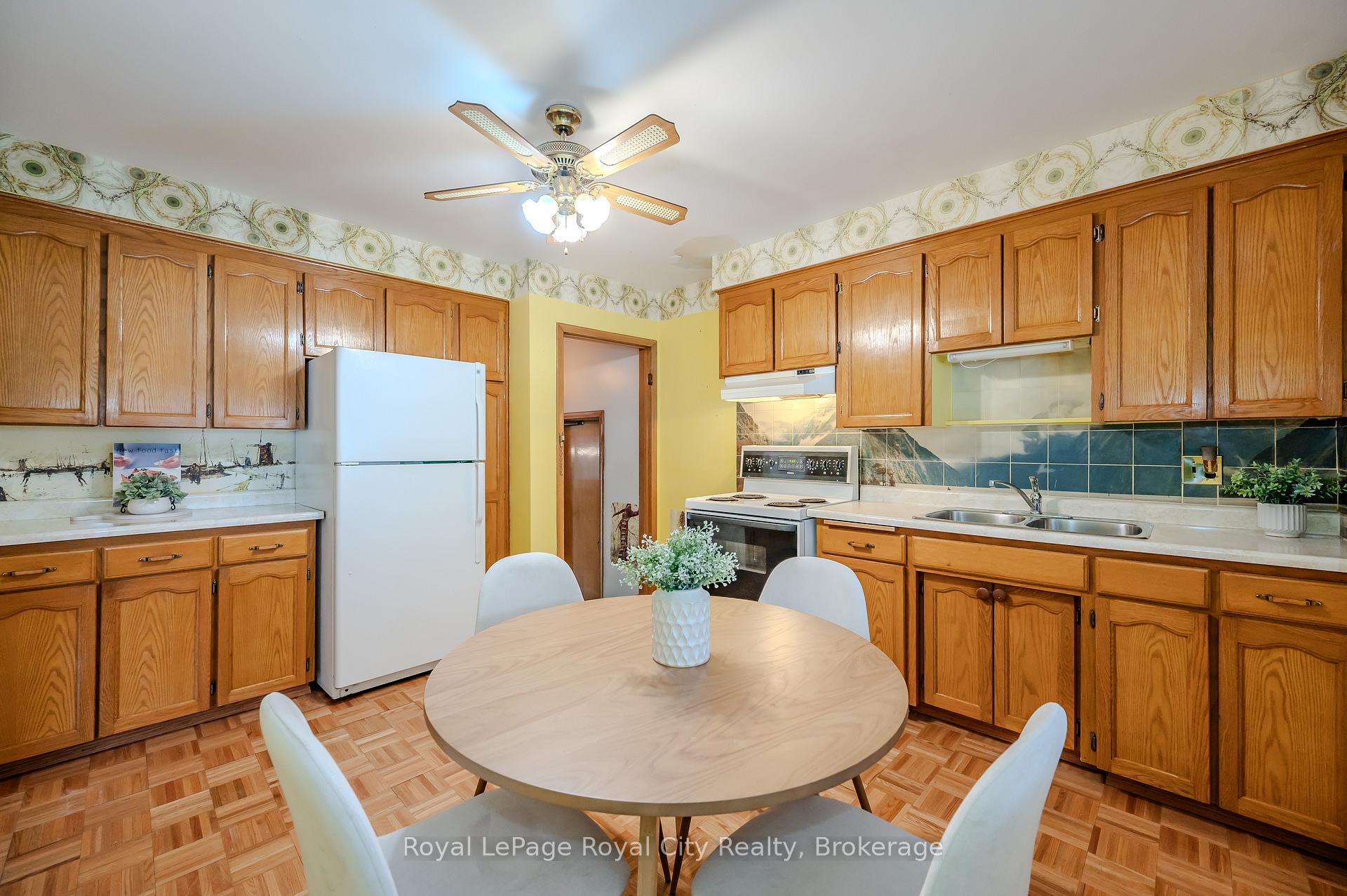 Photo 11 of 100 Boniface Avenue, Kitchener — HOMEH