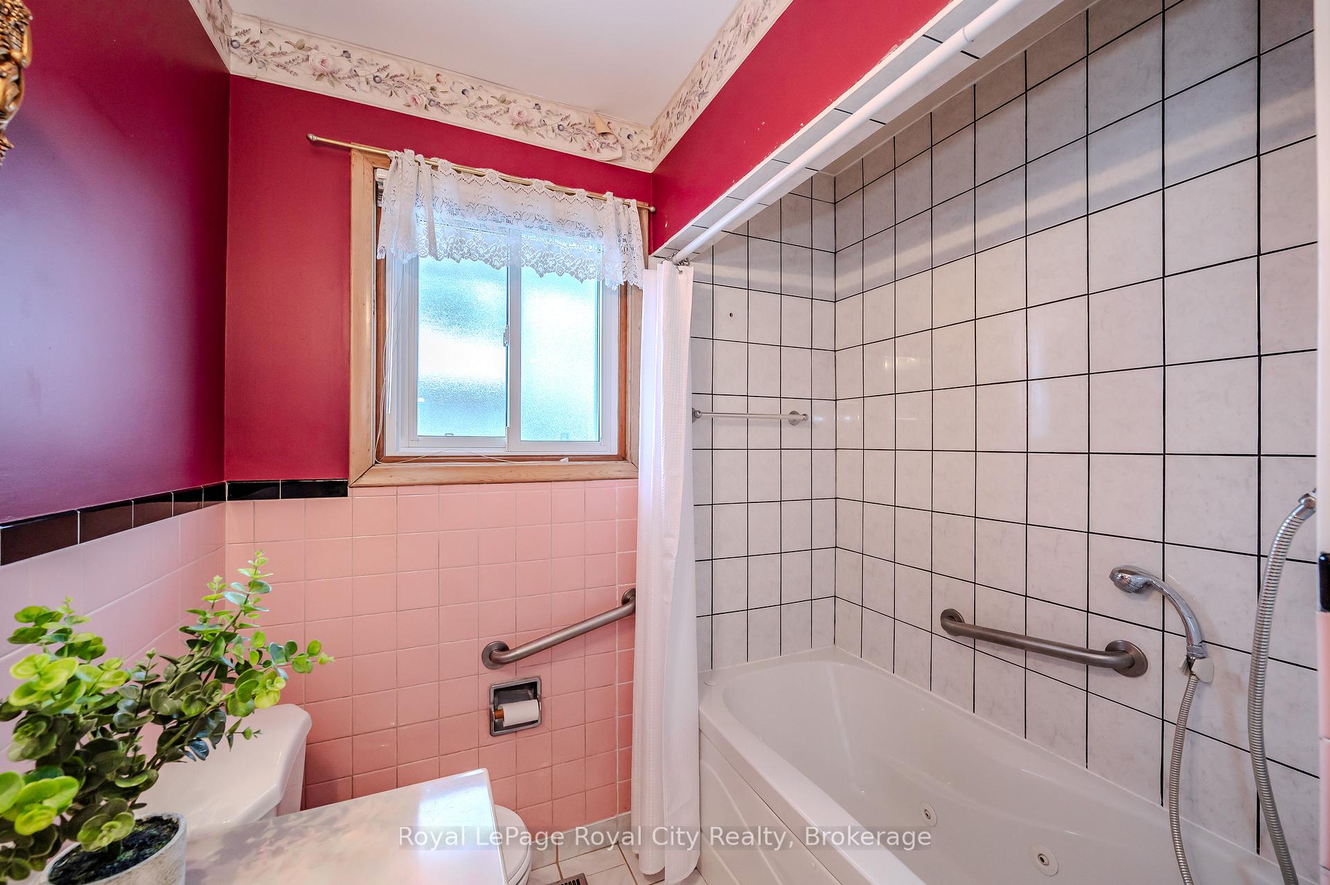Photo 18 of 100 Boniface Avenue, Kitchener — HOMEH