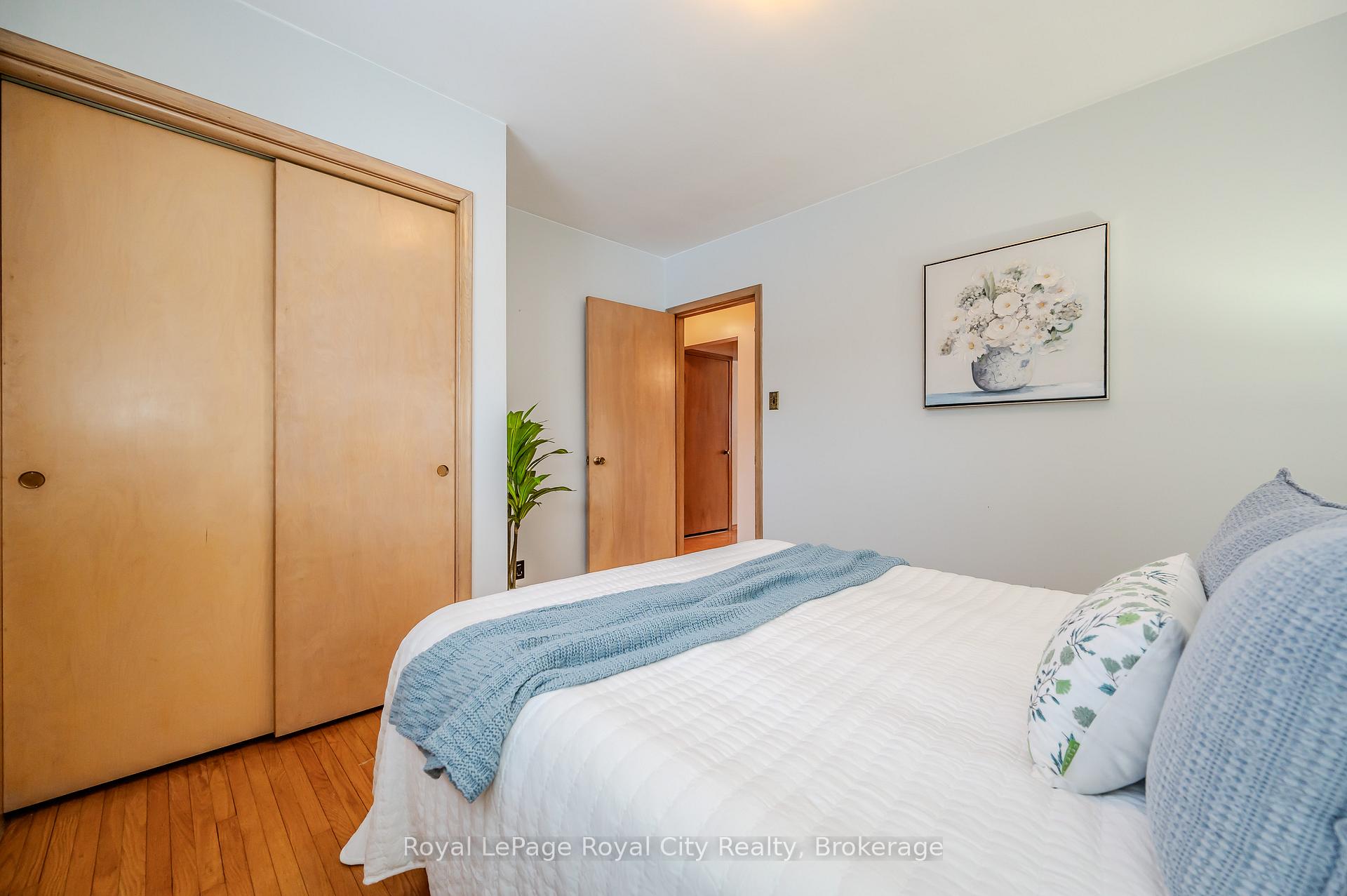 Photo 20 of 100 Boniface Avenue, Kitchener — HOMEH