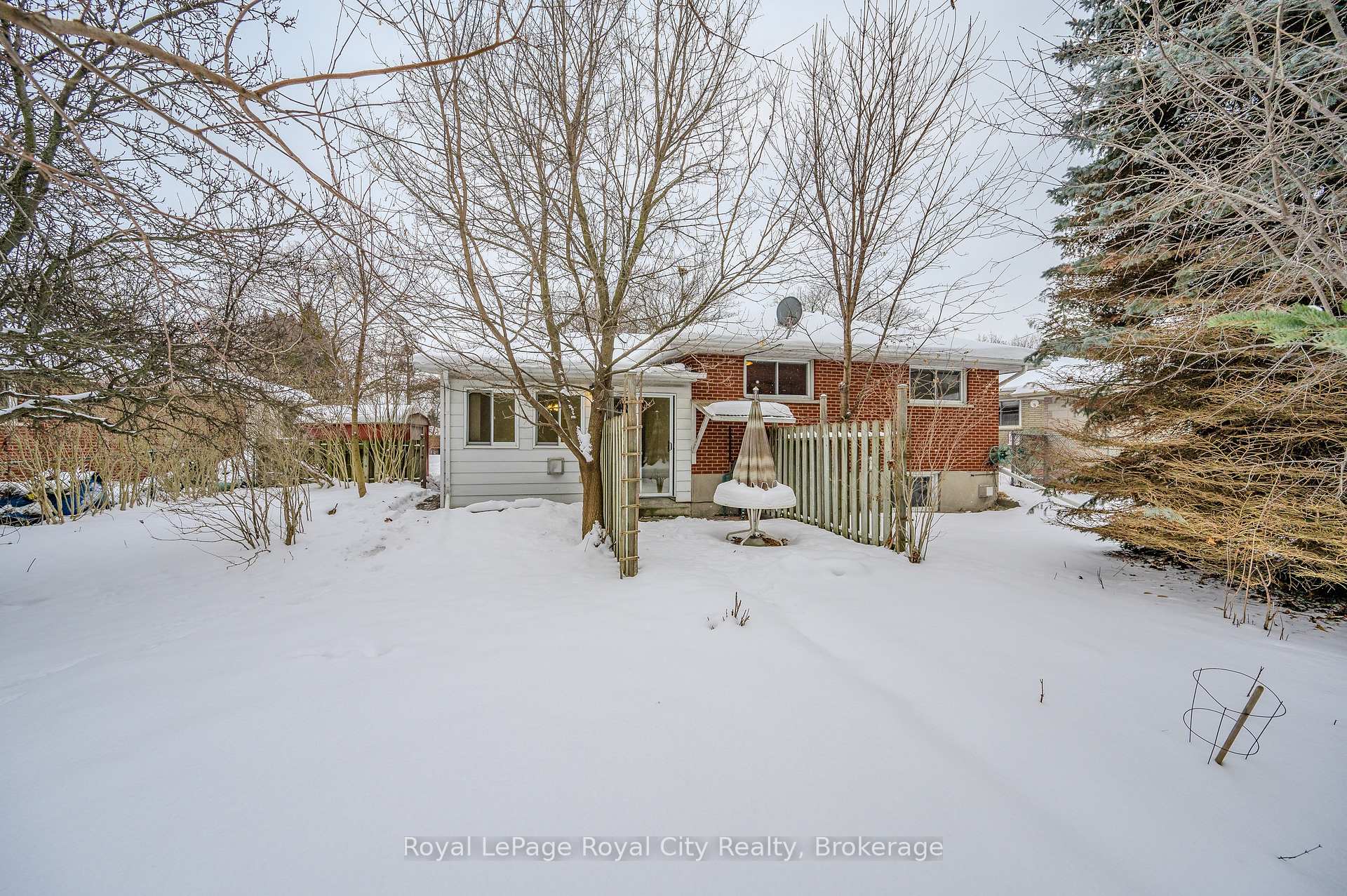 Photo 33 of 100 Boniface Avenue, Kitchener — HOMEH