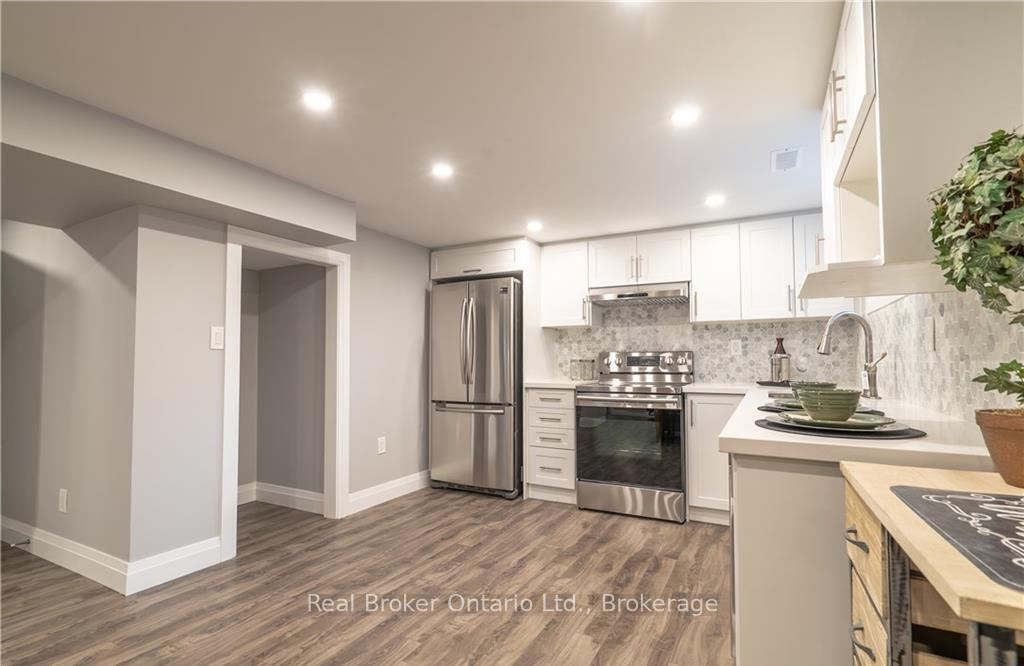 Photo 2 of Unit Lower Unit, 832 Brucedale Avenue E, Hamilton, Sunninghill — HOMEH