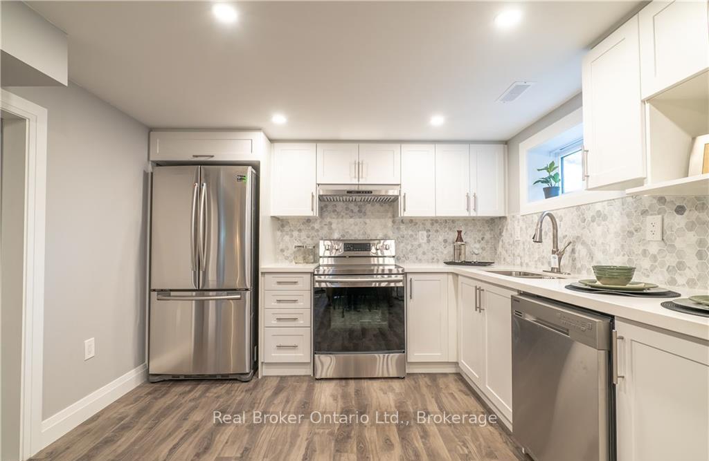 Photo 3 of Unit Lower Unit, 832 Brucedale Avenue E, Hamilton, Sunninghill — HOMEH