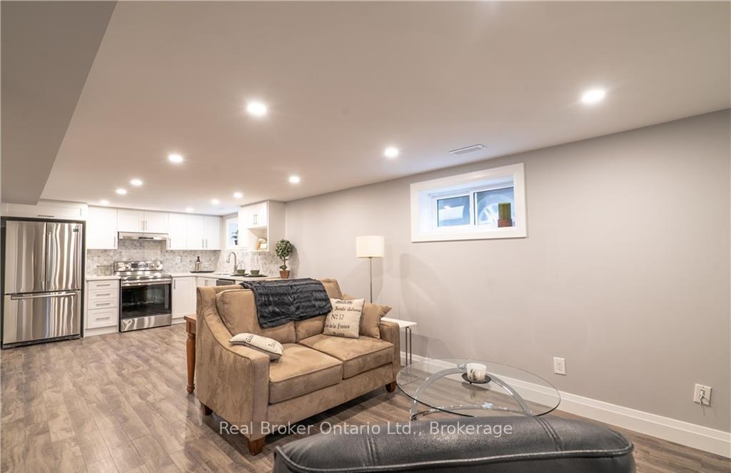 Photo 7 of Unit Lower Unit, 832 Brucedale Avenue E, Hamilton, Sunninghill — HOMEH