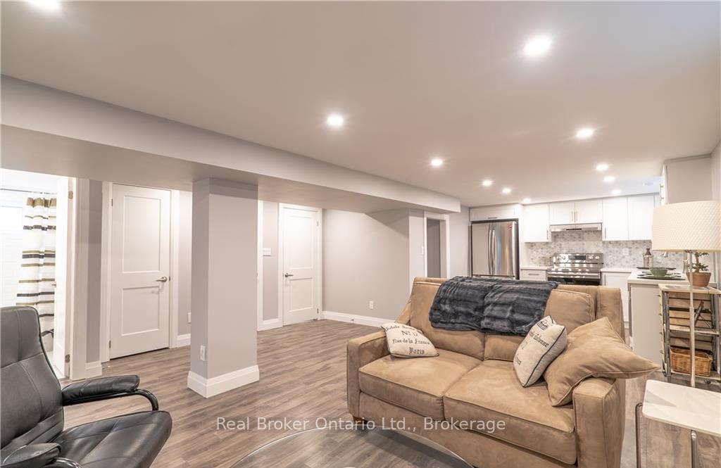 Photo 8 of Unit Lower Unit, 832 Brucedale Avenue E, Hamilton, Sunninghill — HOMEH
